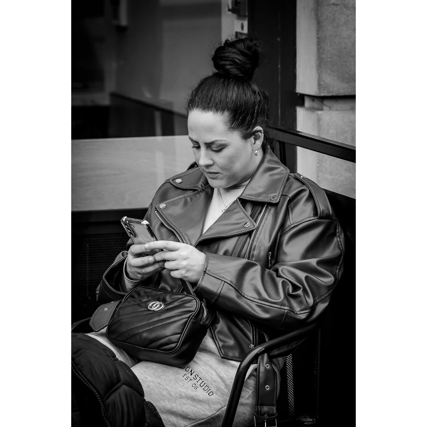 There&rsquo;s a Vodafone party every day in Leeds city centre.

#blackandwhitestreetphotography #blackandwhite #bnwstreetphotography #bnw #leedsstreetphotography