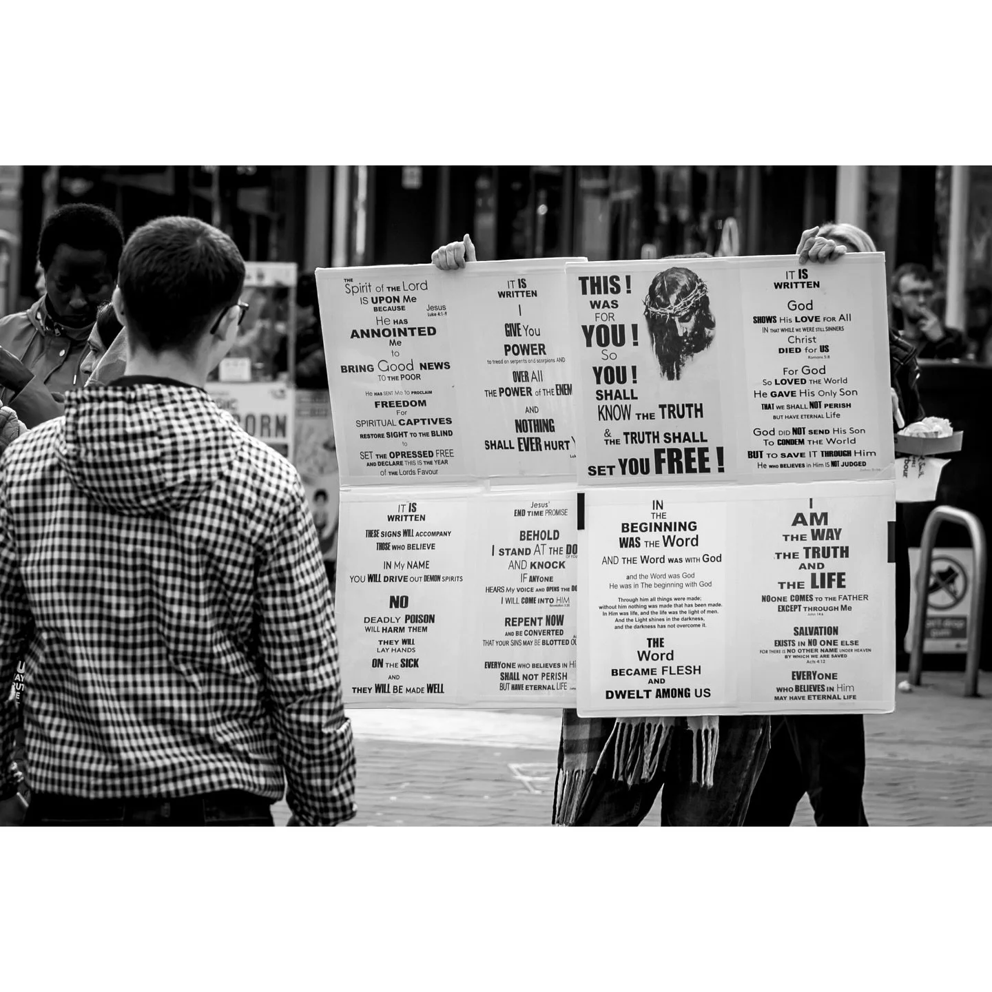 The Briggate street preachers have a message&hellip;
Well, actually, quite a few&hellip;

This was for you!
So you shall know the truth!
And the truth shall set you free!

Interesting typography though.

#bnw #bnwdocumentaryphotography #blackandwhite
