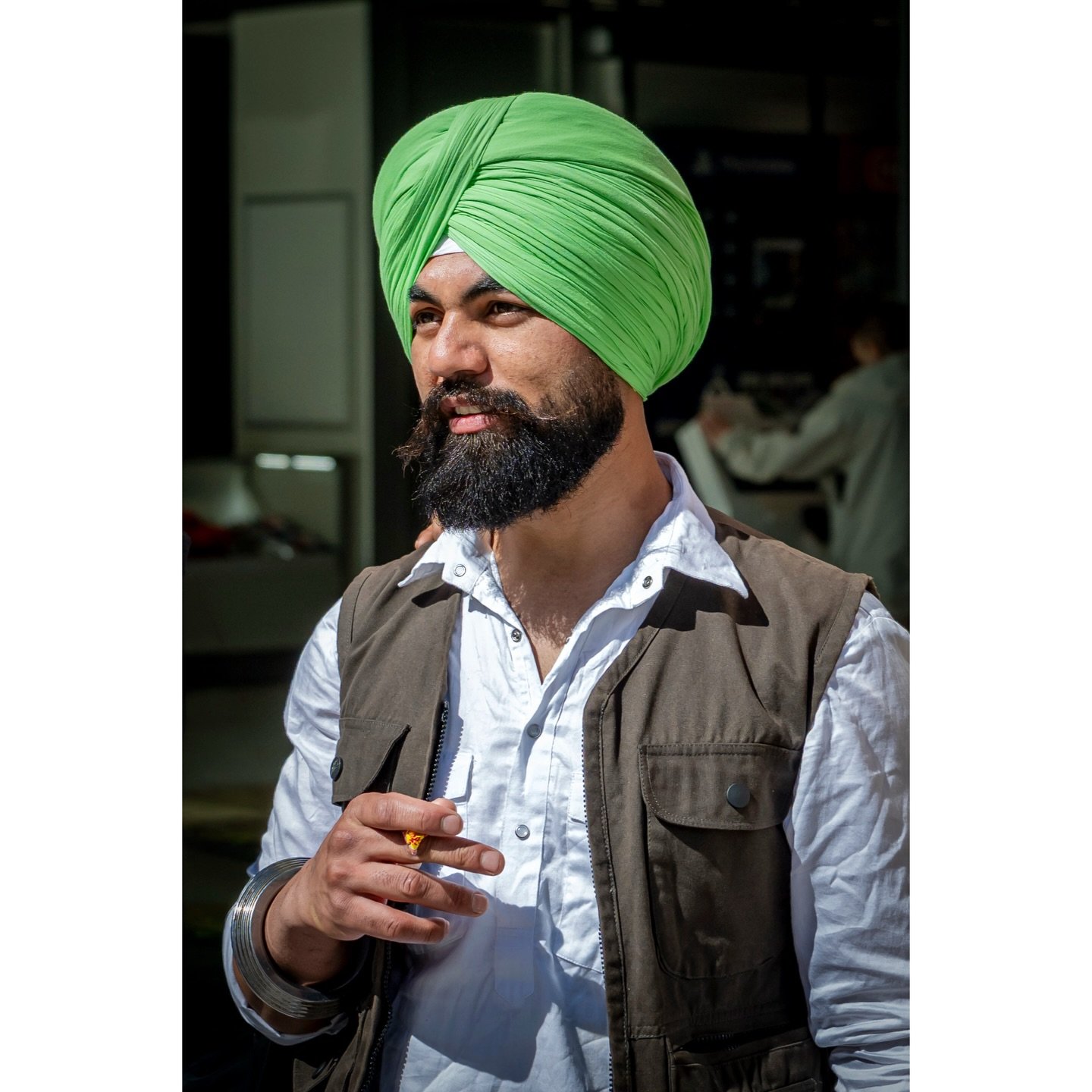 Was great to meet this fantastic group of guys on a sunny Saturday afternoon in Leeds.

#leeds #sikhs #streetphotographyuk #streetportrait #streetportraits