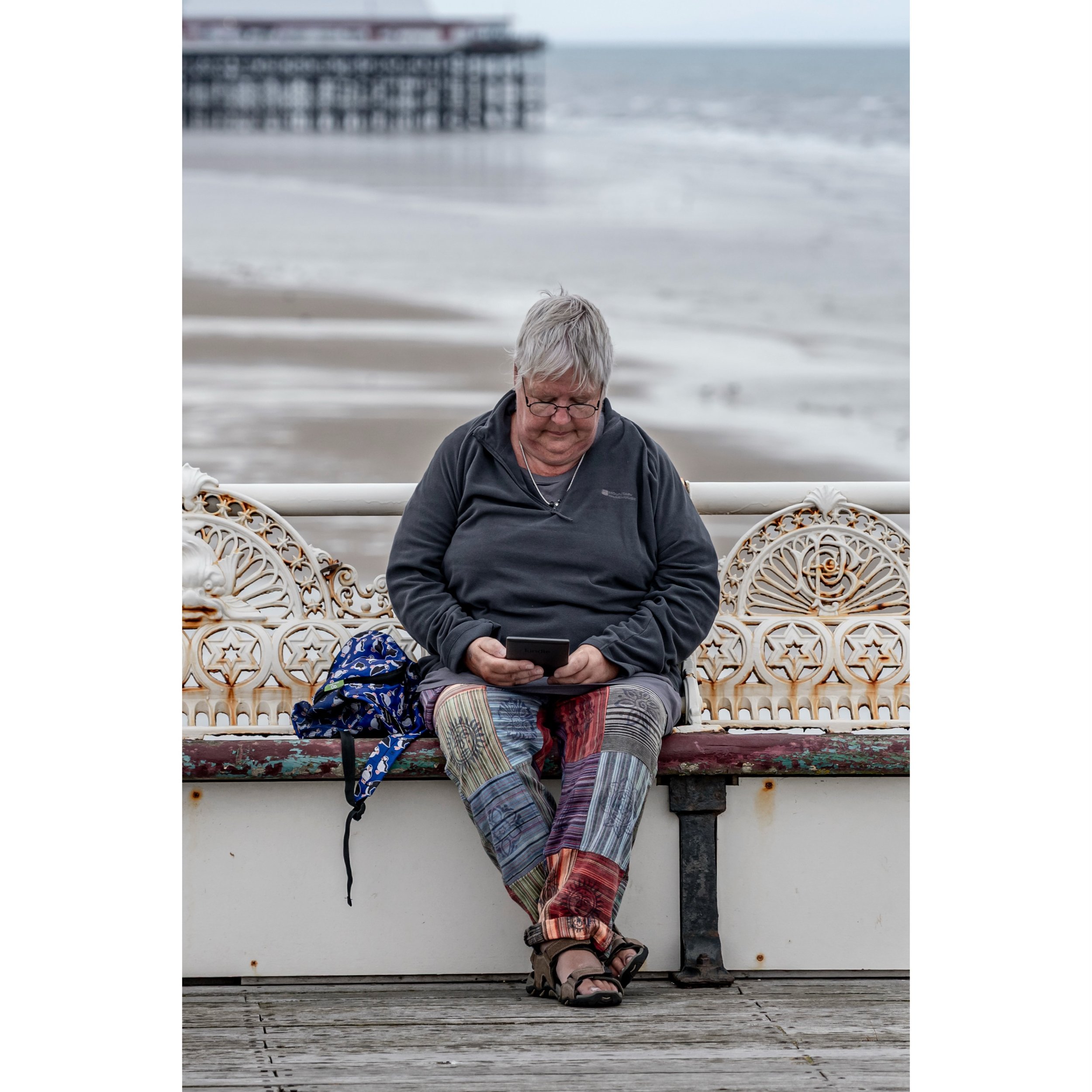 Kindle on the pier. Blackpool.

#blackpool #streetphotography #streetportrait #candidphotography #documentyourdays