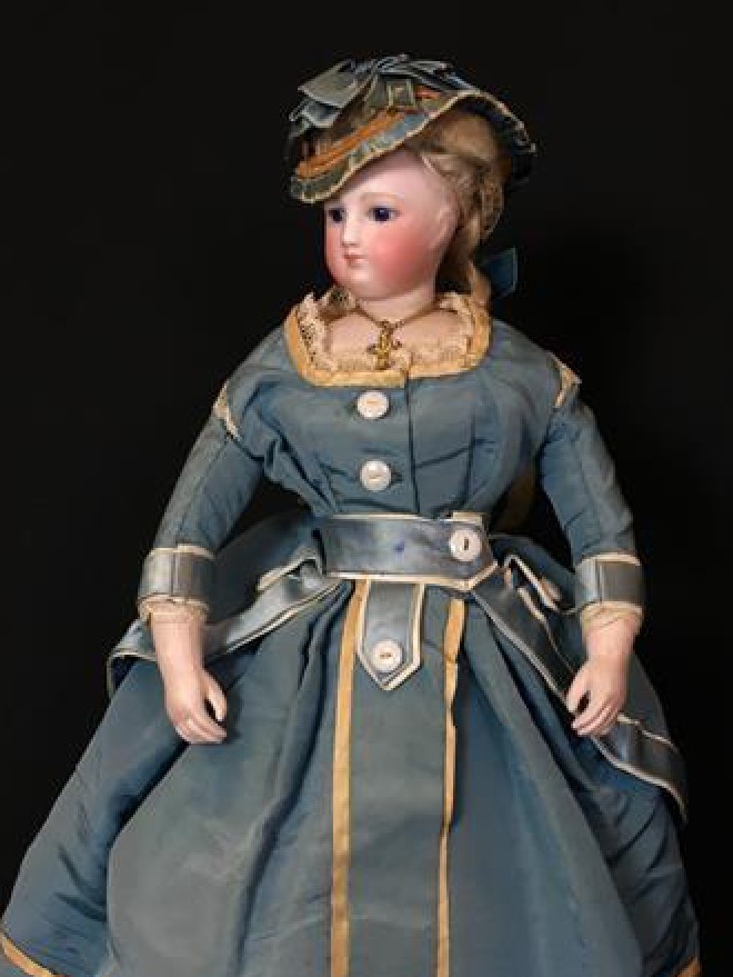 invaluable-vintage-porcelain-dolls-types-v2.jpg