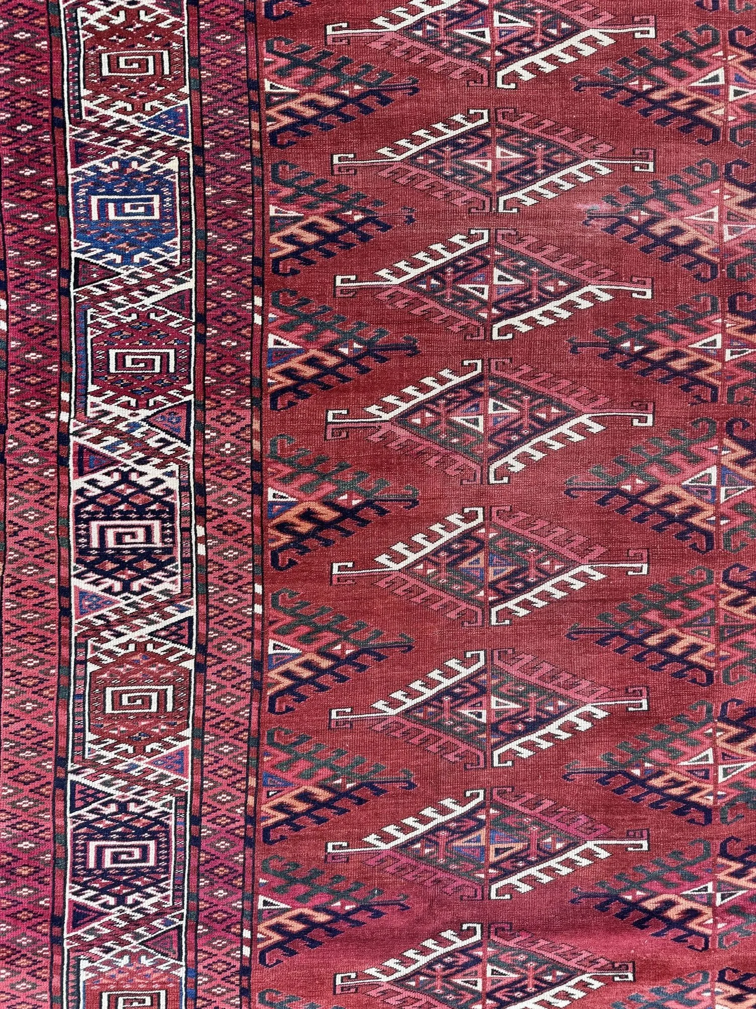 12_25_06_00003_12_Antique_Turkmen_Yomut_Carpet.jpeg