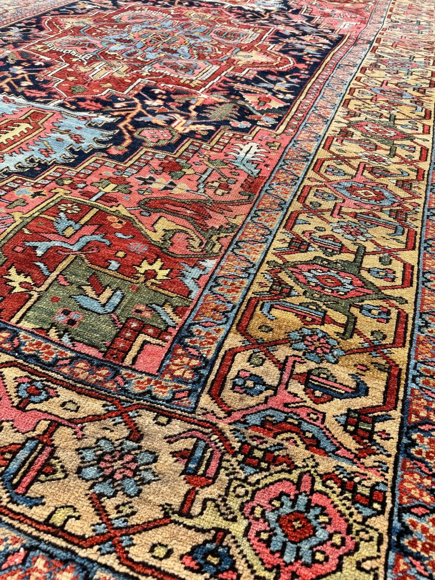 8_251300001_8_Antique_Persian_Heriz_Carpet.jpeg