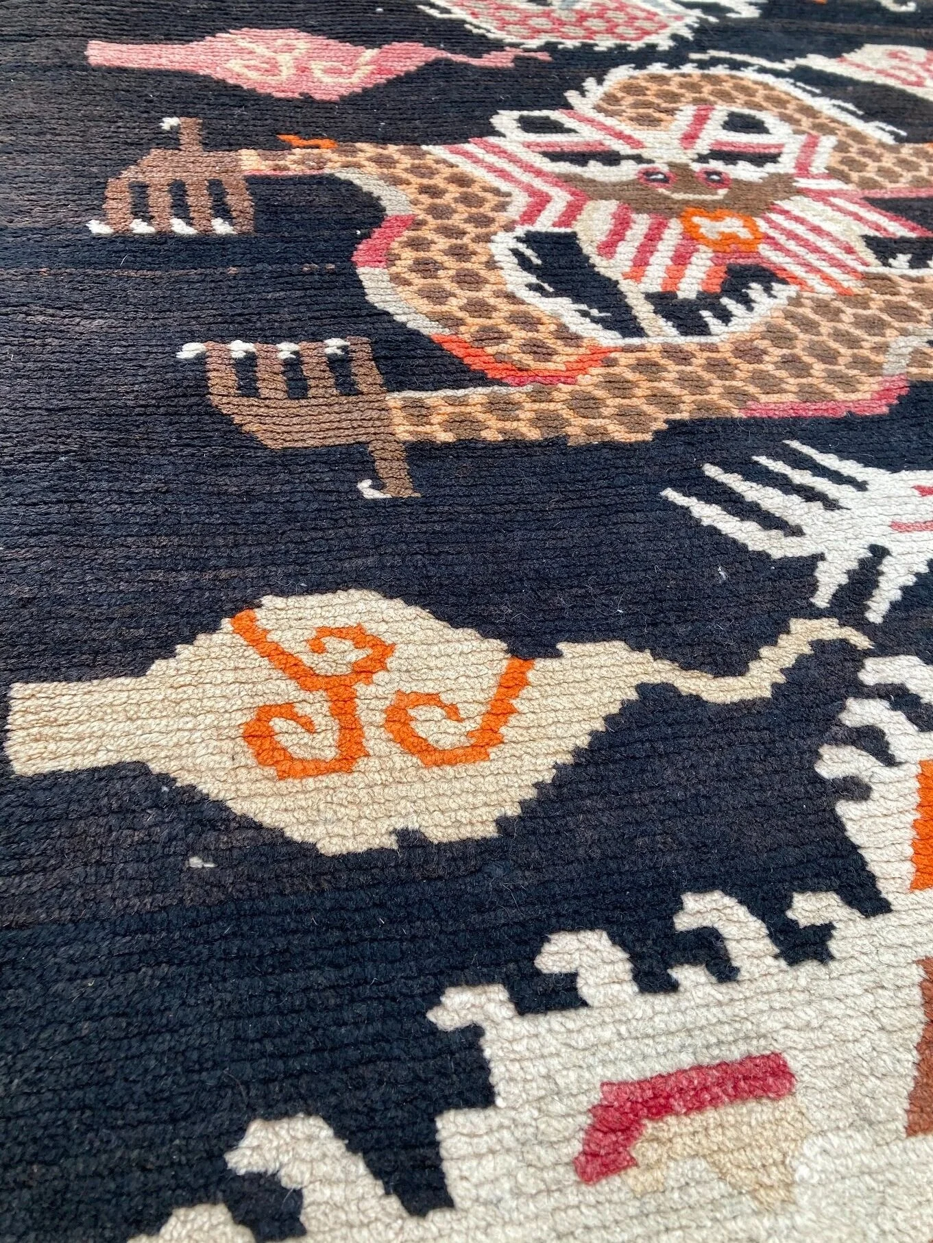 21.11.00001_2+Antique+Tibetan+dragon+Rug.jpg