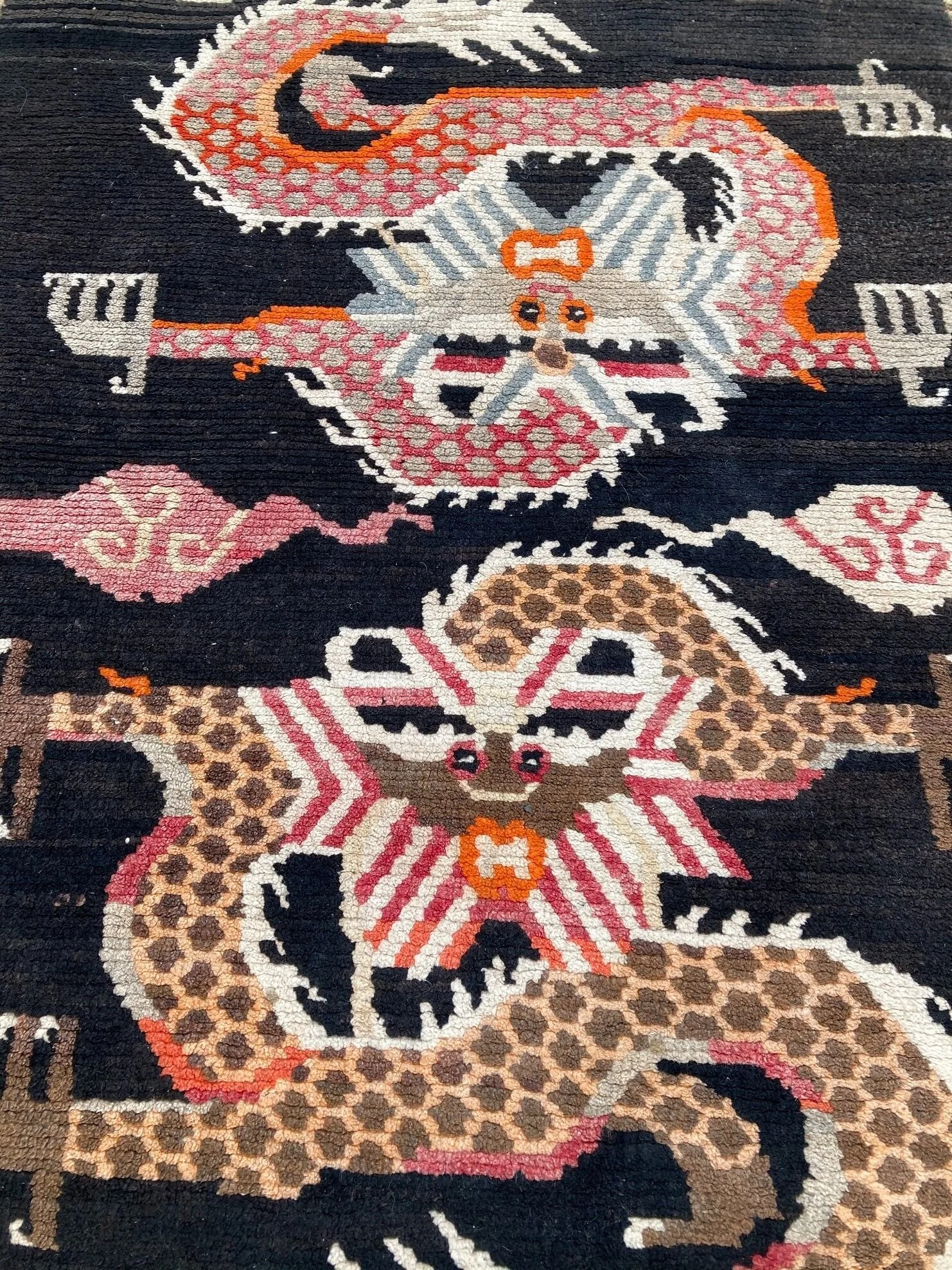 21.11.00001_3+Antique+Tibetan+dragon+Rug.jpg