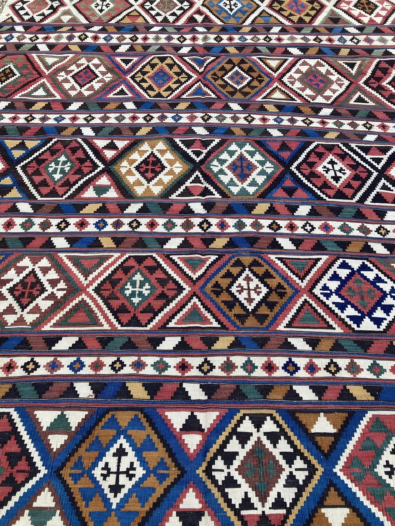 21.12.00006_3 Antique Caucasian Shirvan Kilim.JPG