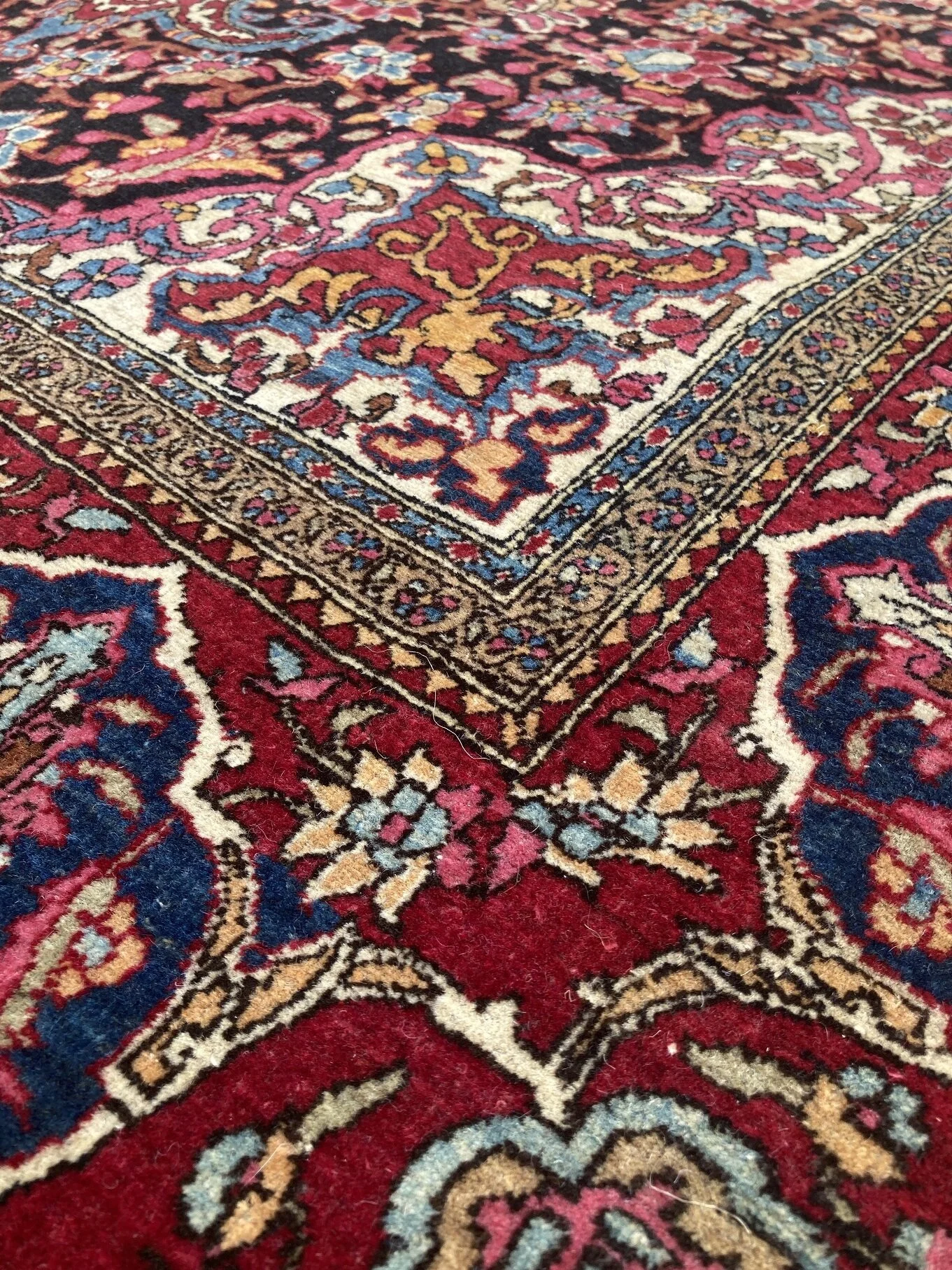 21.23.00003_6 Antique Persian Isfahan Rug.JPG