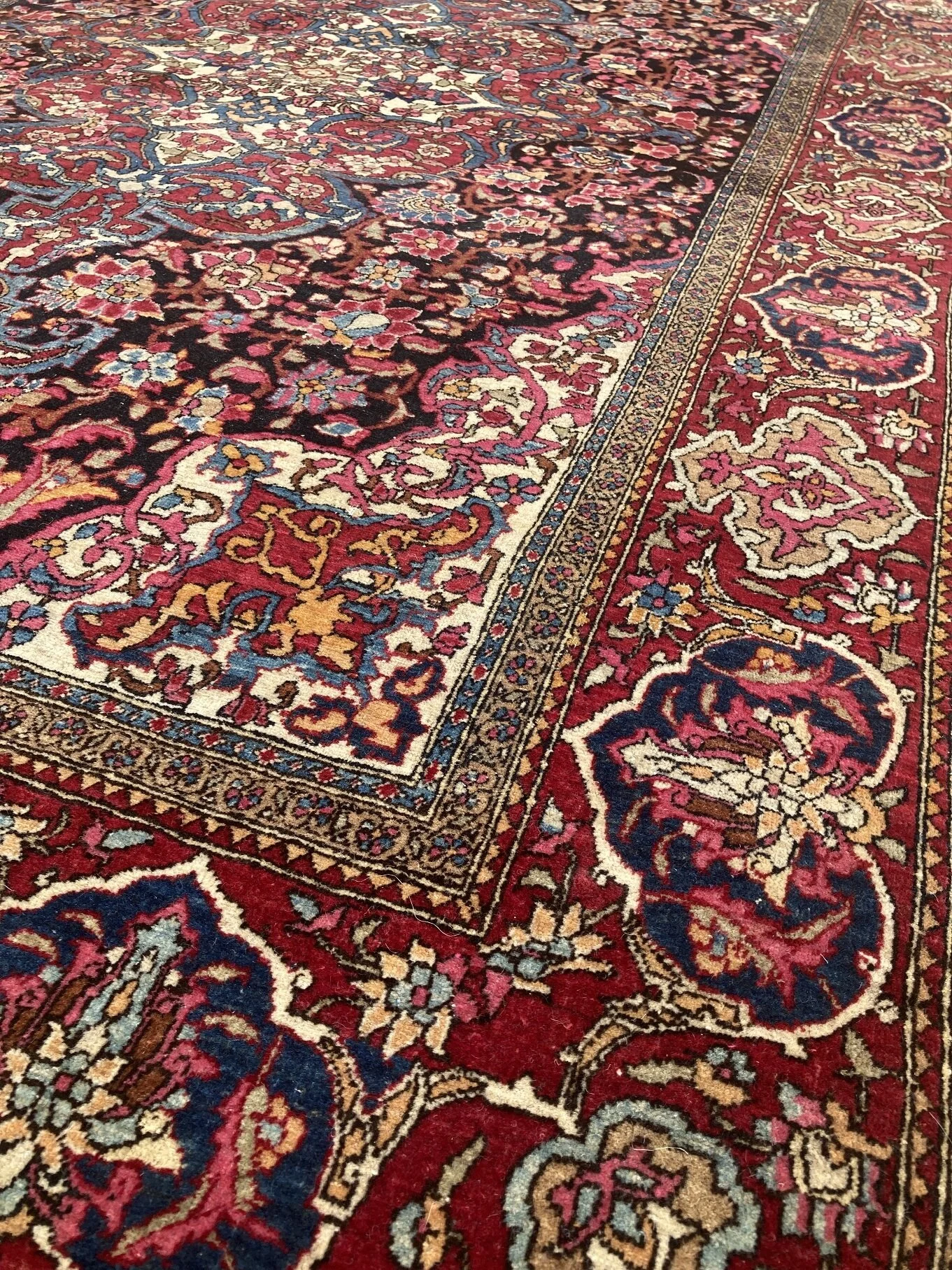 21.23.00003_4 Antique Persian Isfahan Rug.JPG