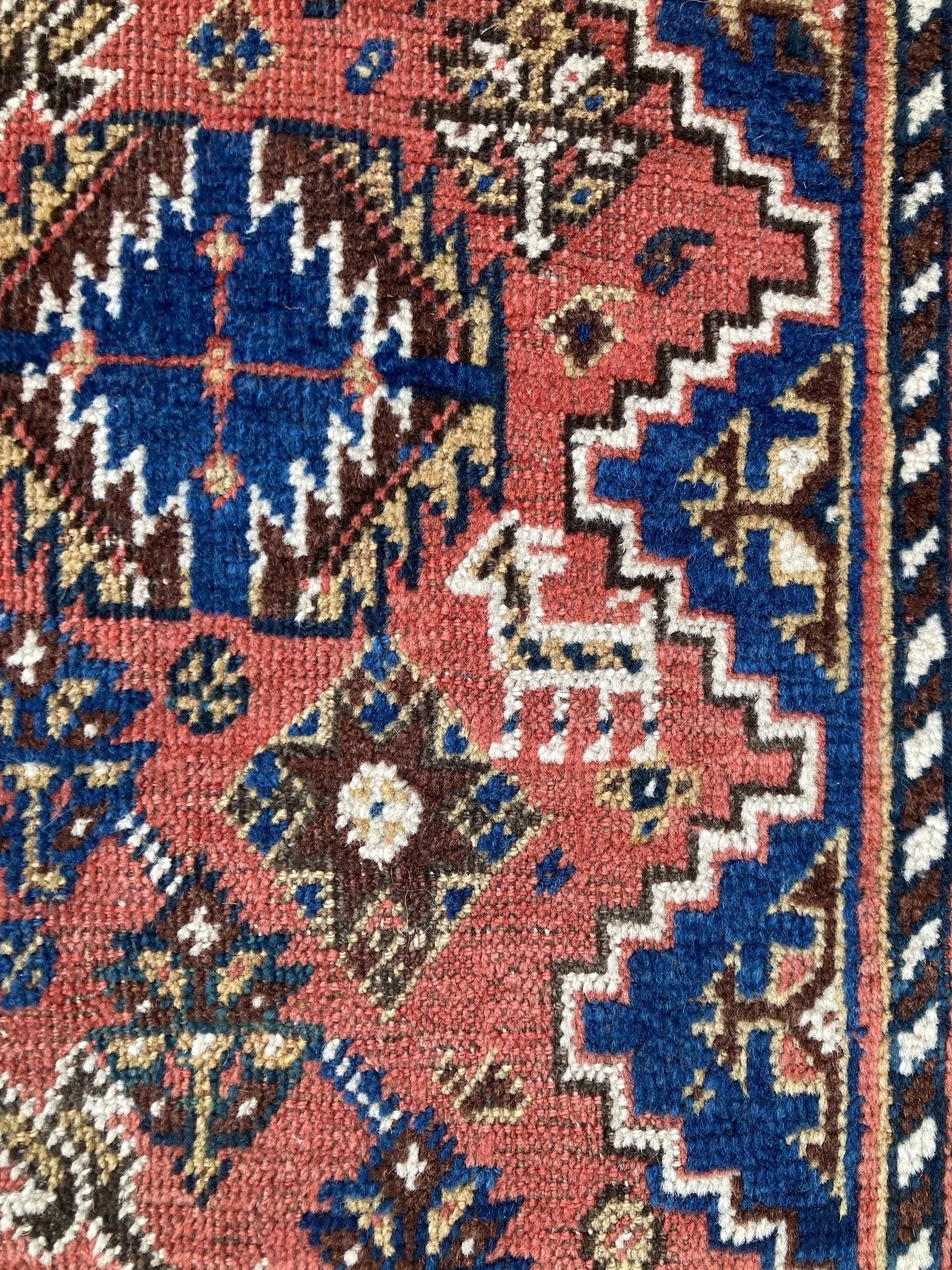 220300003_11 Antique Persian Tribal Qashqai Rug.JPG