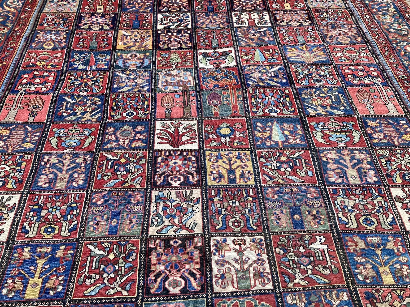 22.12.00006_4 Antique Persian Bakhtiar Carpet.JPG