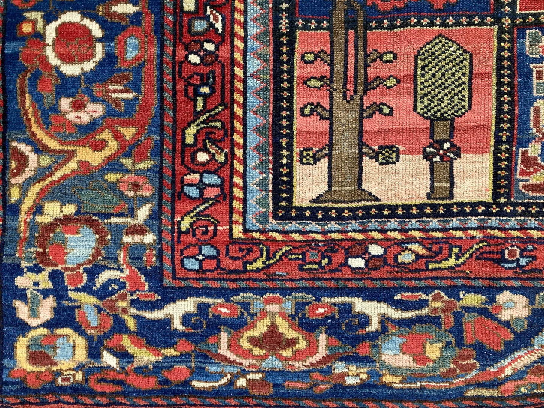 22.12.00006_3 Antique Persian Bakhtiar Carpet.JPG
