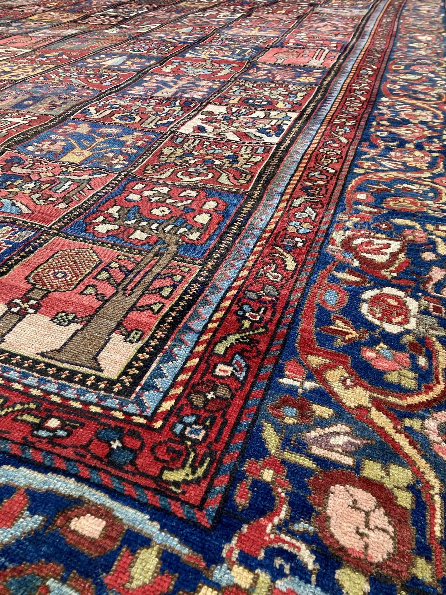 22.12.00006_5 Antique Persian Bakhtiar Carpet.JPG