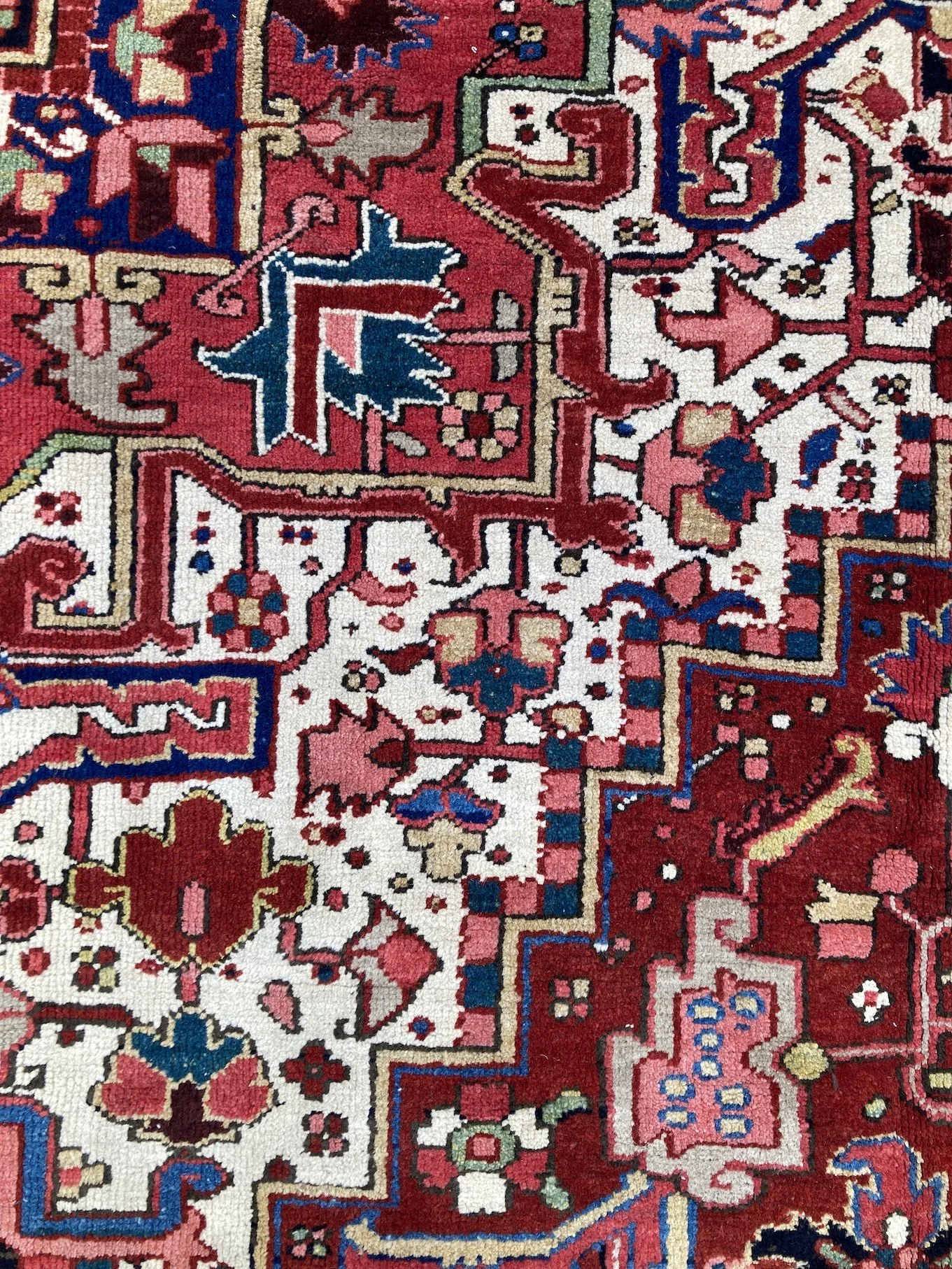 22.09.00001_12 Antique Persian Heriz Carpet.JPG
