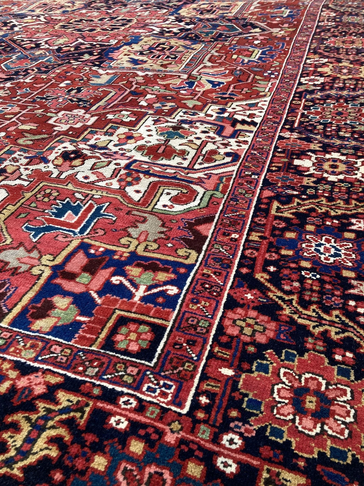 22.09.00001_5 Antique Persian Heriz Carpet.JPG