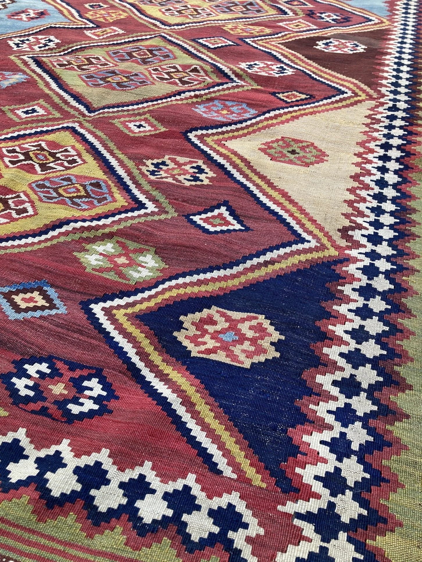 22.10.00004_5 Antique Persian Qashqai Kilim Rug.JPG