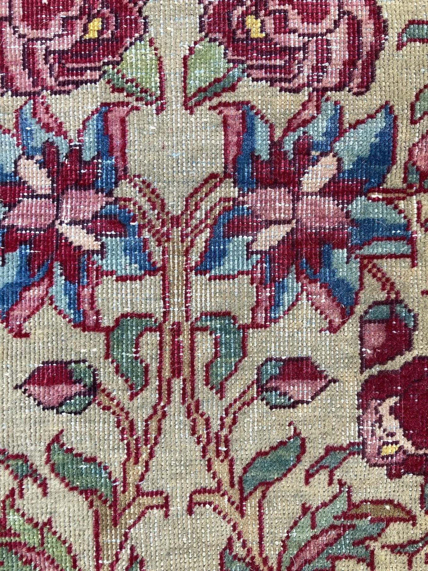 22.10.00006_13 Antique Persian Isfahan Rug.JPG