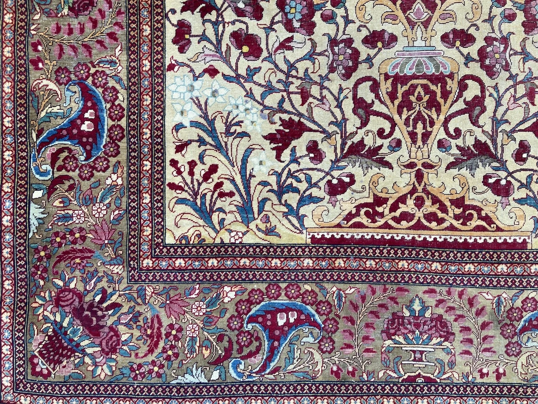 22.10.00006_3 Antique Persian Isfahan Rug.JPG