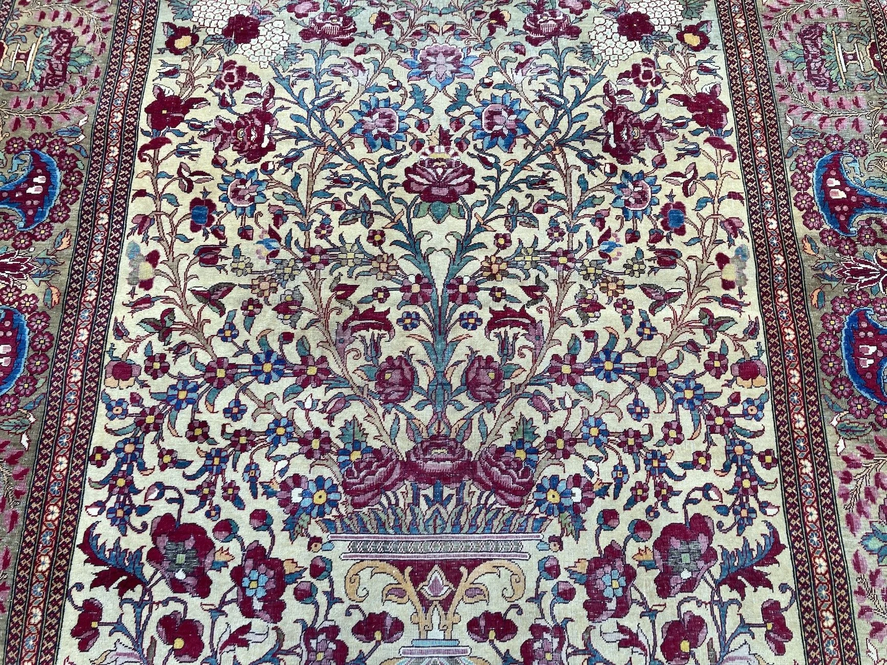 22.10.00006_4 Antique Persian Isfahan Rug.JPG