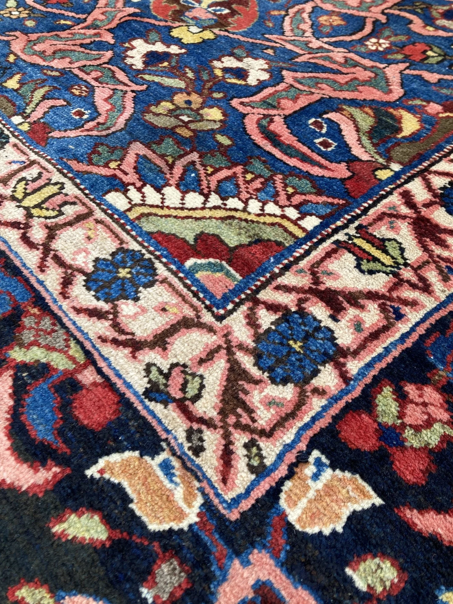 22.12.00007_6 Antique Persian Bakhtiar Carpet.JPG