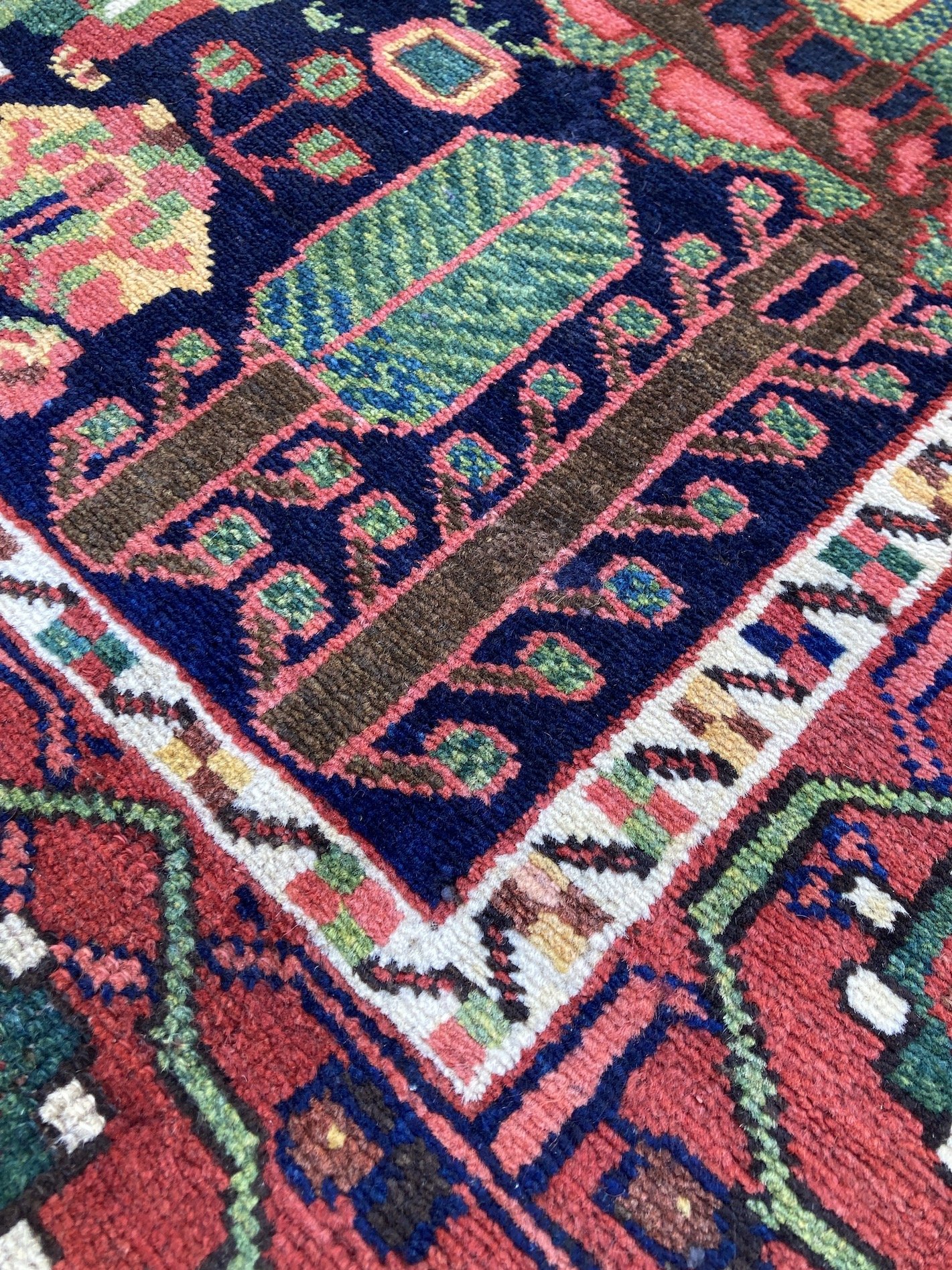 22.12.00014_6 Antique Persian Bakhtiar Rug.JPG