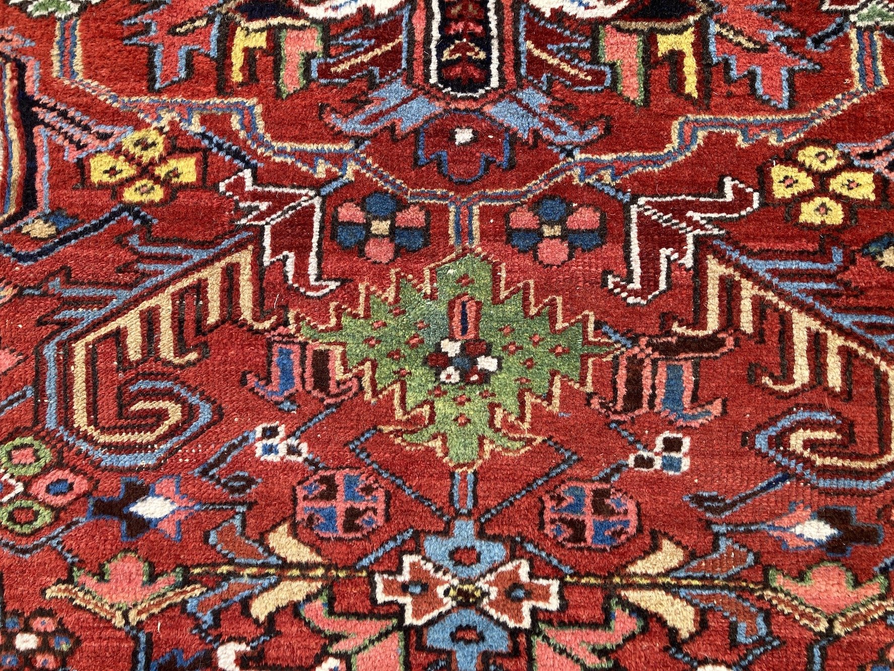 22.12.00011_11 Antique Persian Heriz Carpet.JPG