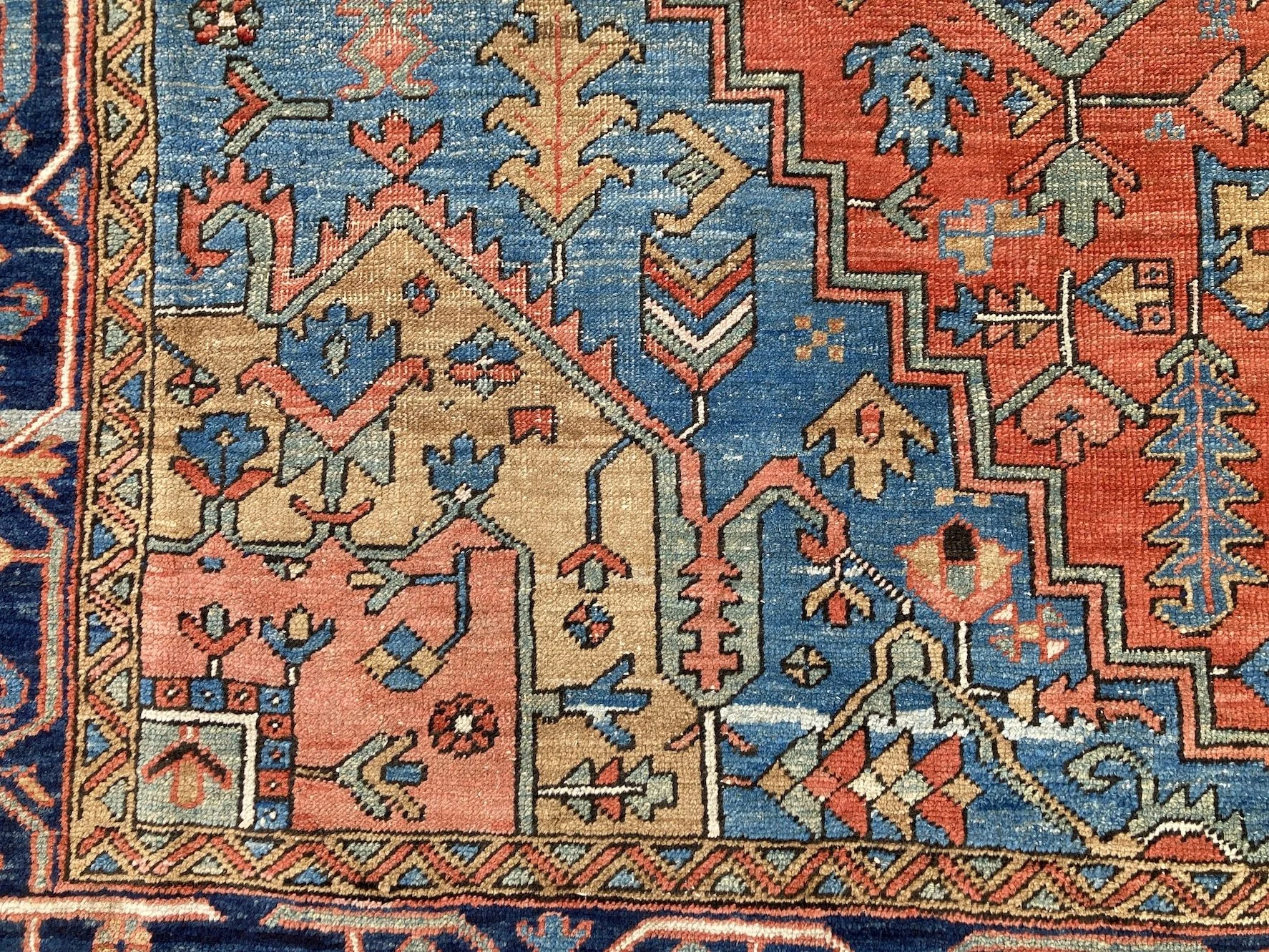 22.16.00001_10 Antique Persian Heriz Carpet.JPG
