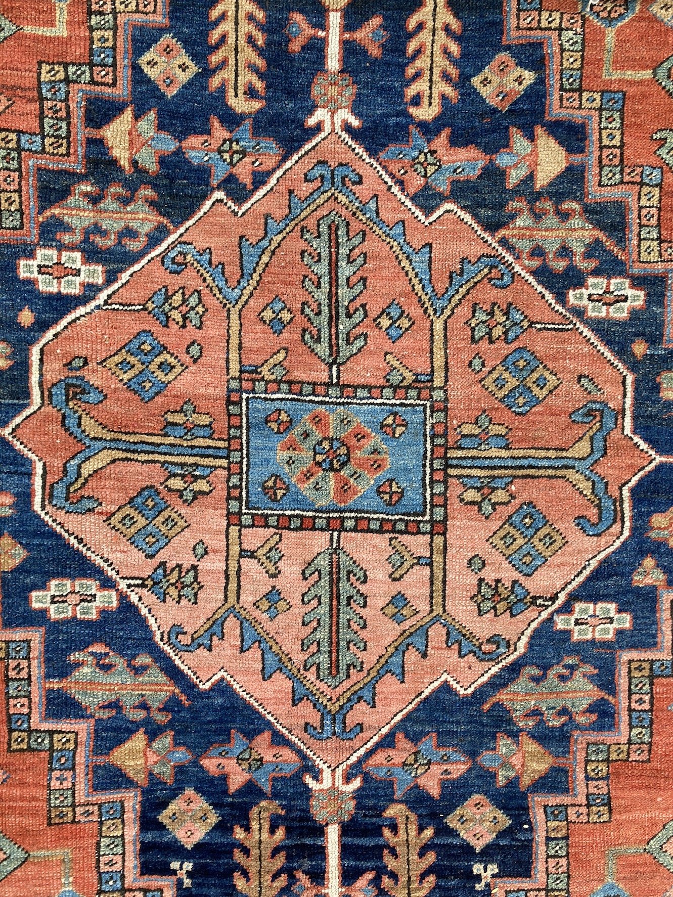 22.16.00001_15 Antique Persian Heriz Carpet.JPG
