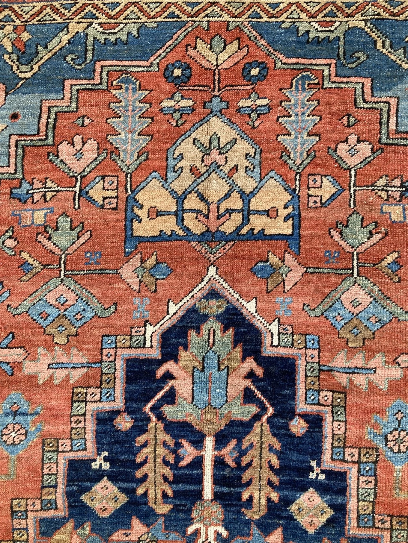 22.16.00001_14 Antique Persian Heriz Carpet.JPG