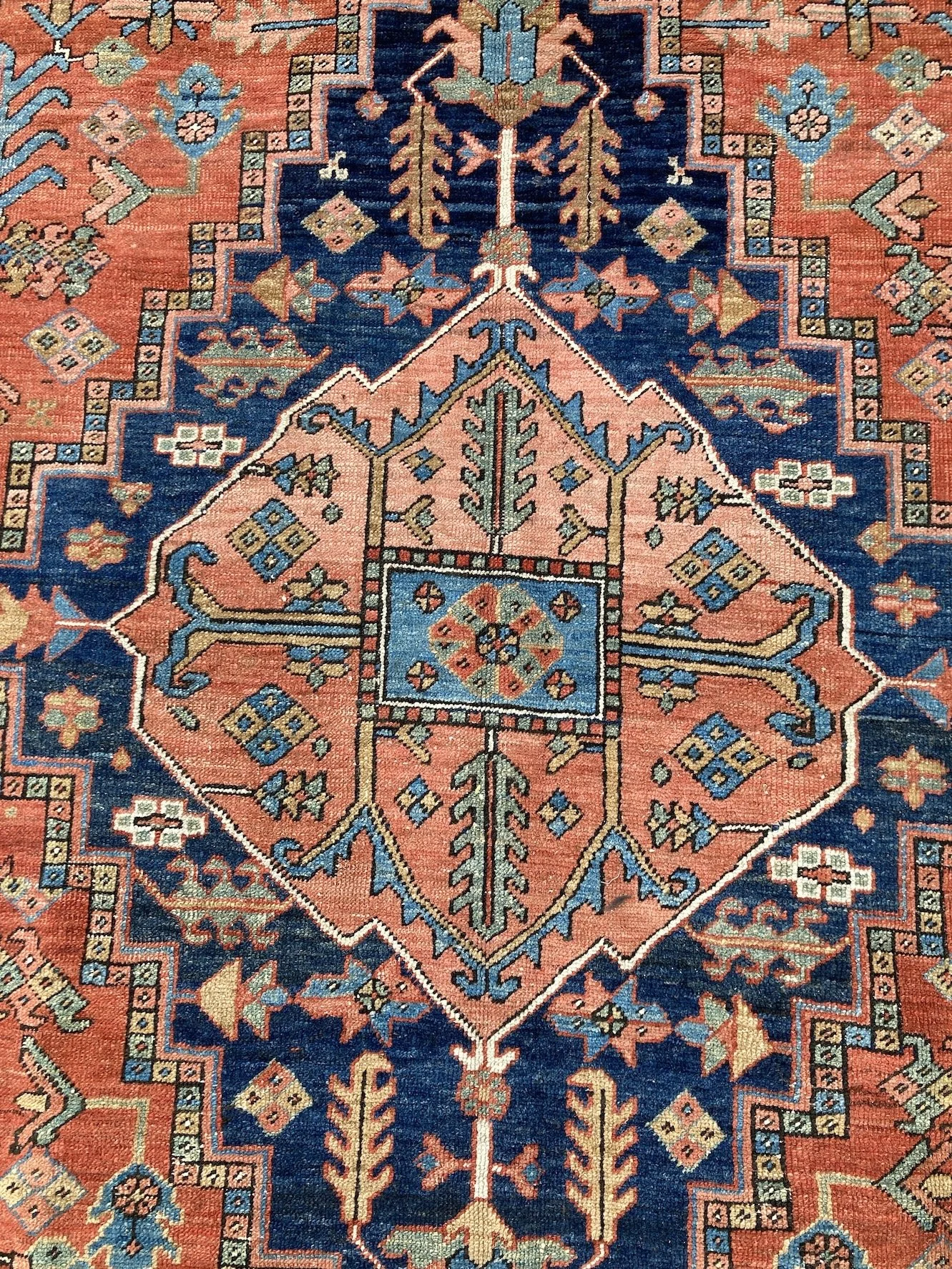 22.16.00001_12 Antique Persian Heriz Carpet.JPG