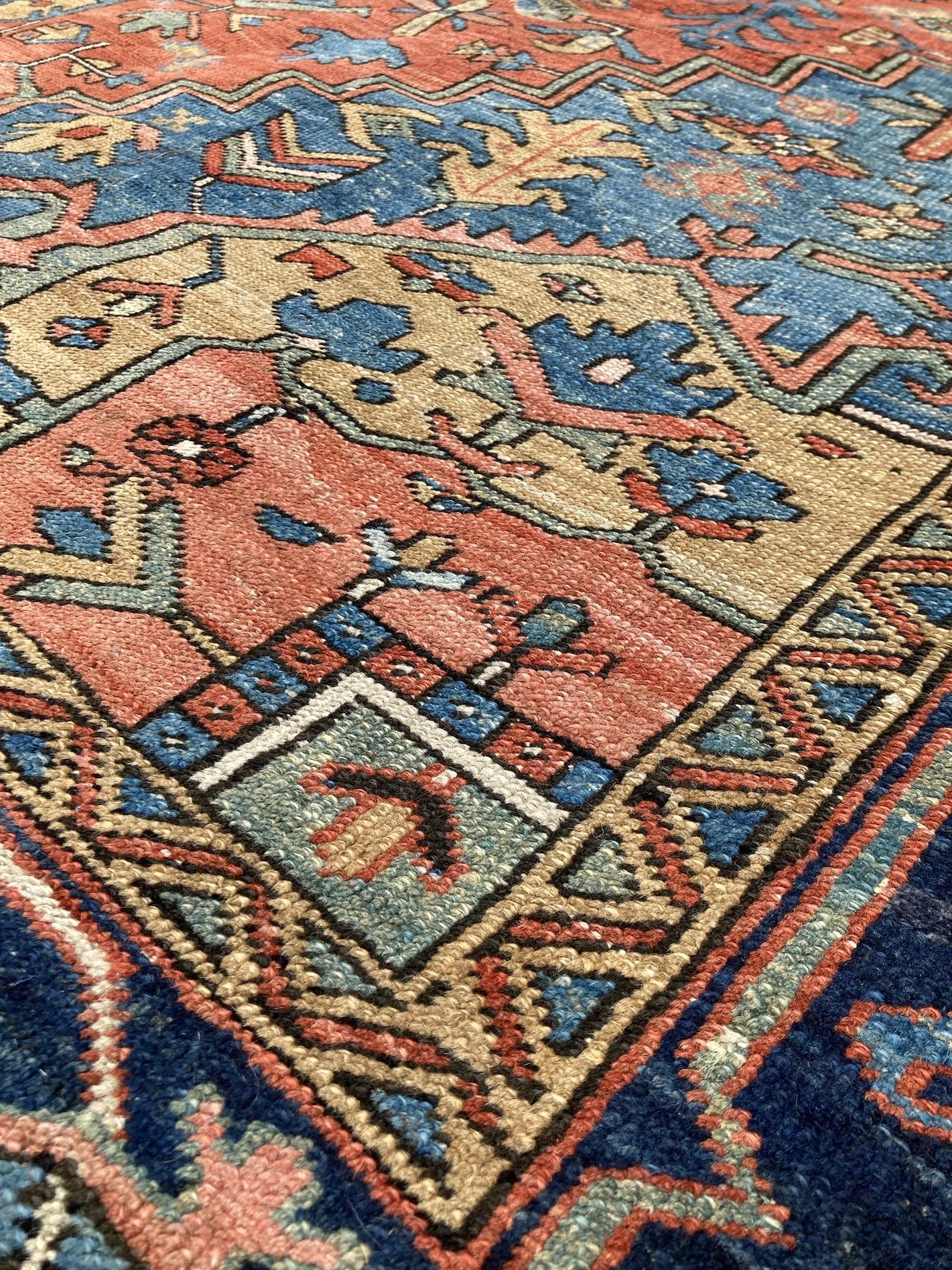 22.16.00001_6 Antique Persian Heriz Carpet.JPG