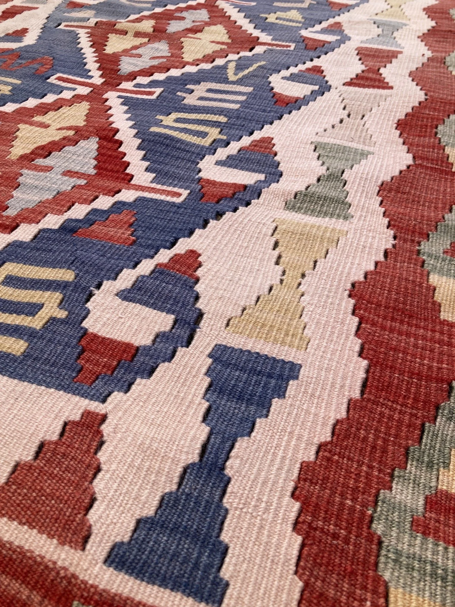 22.18.00013_5 Vintage Turkish Kilim.JPG