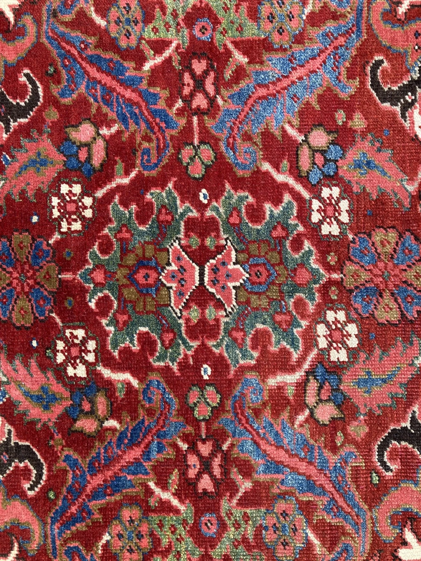 22.15.00002_10 Antique Persian Heriz Carpet.JPG