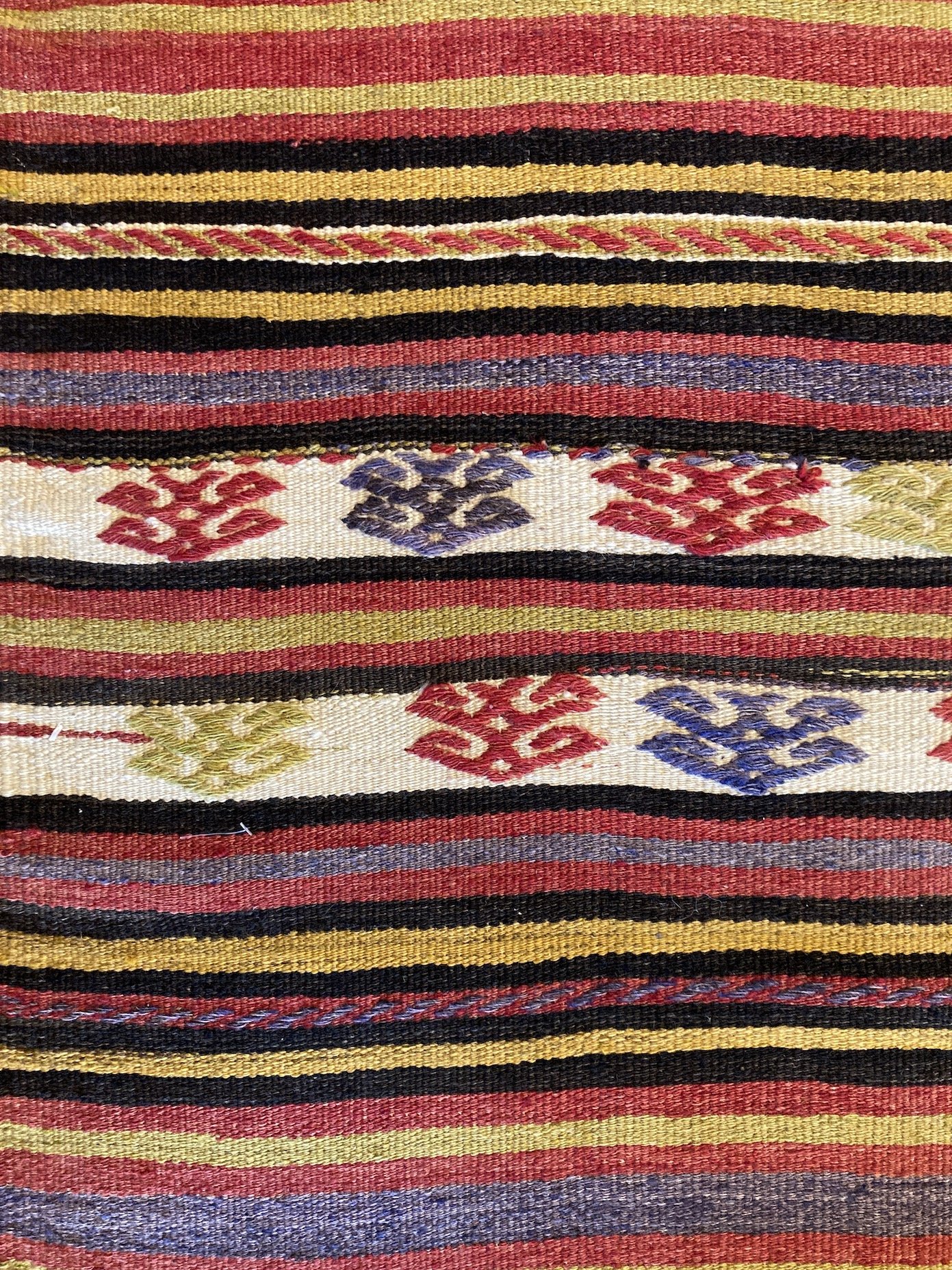 22.26.00018_8 Vintage Turkish Kilim Rug.JPG