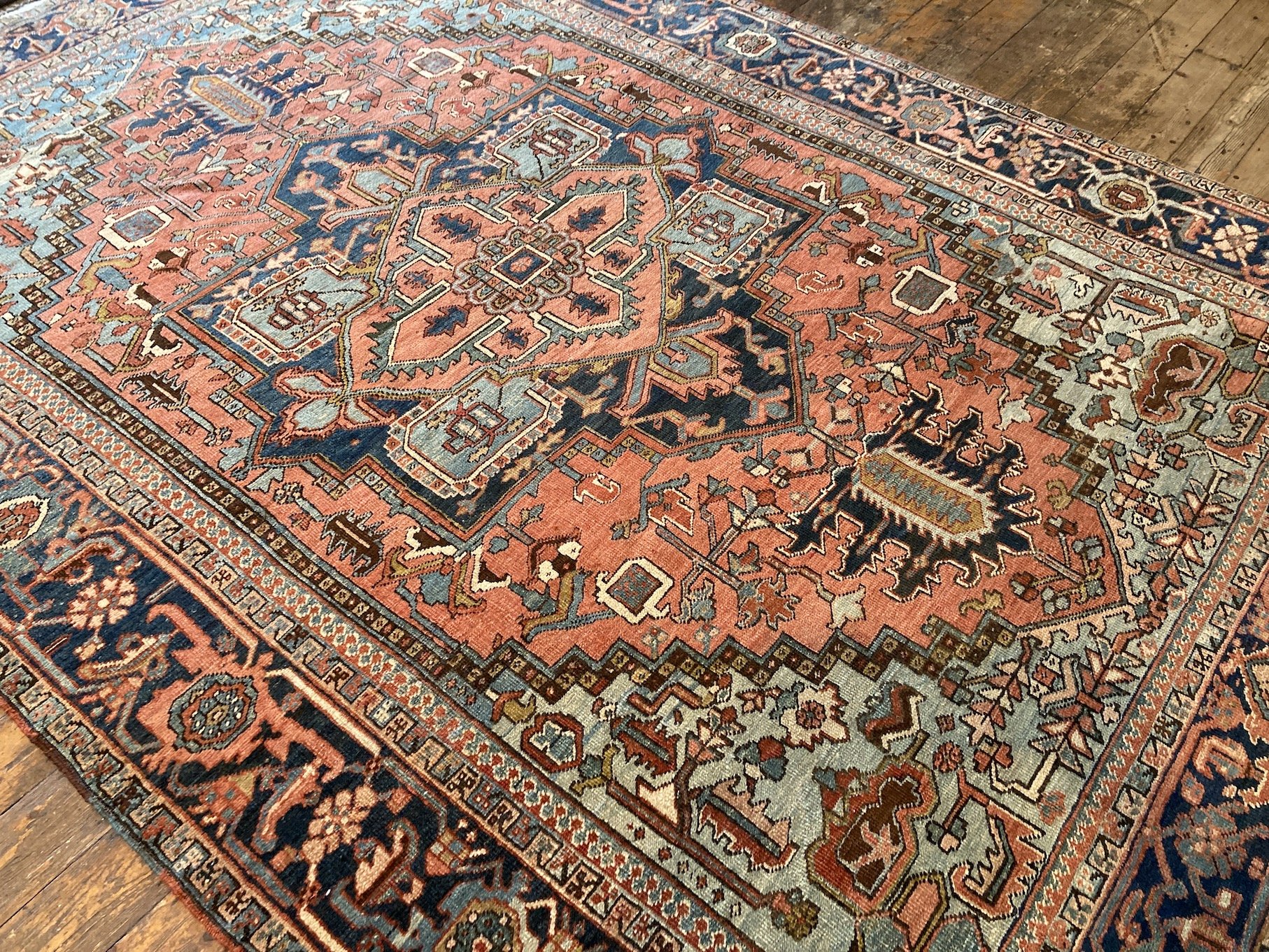 22.28.00001_3 Antique Persian Serapi Heriz.JPG