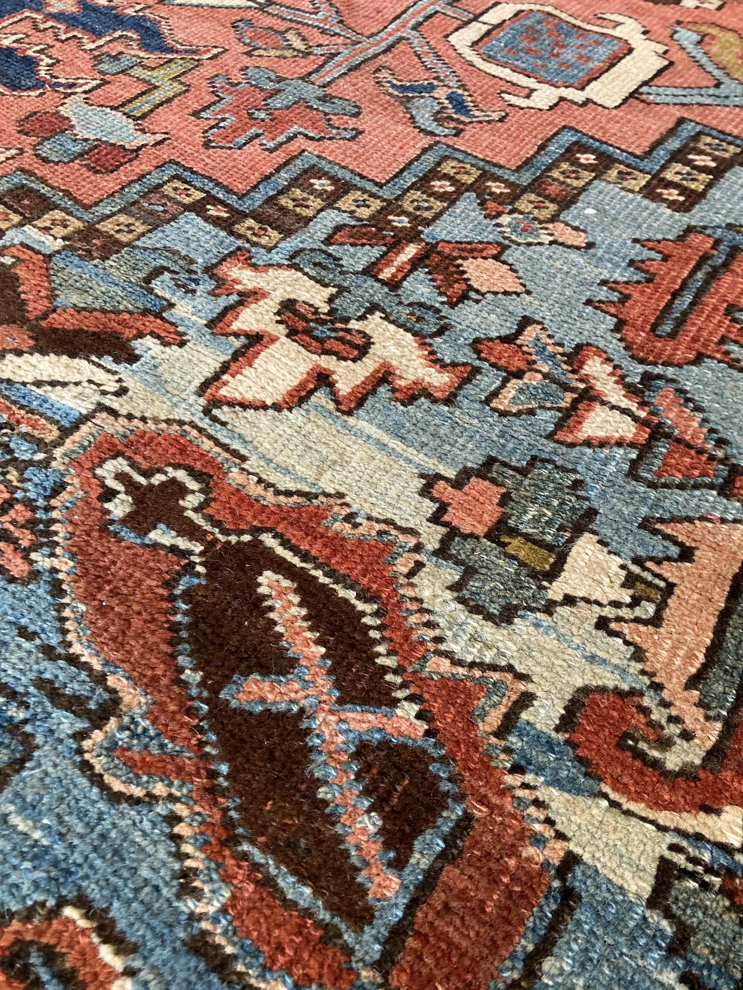 22.28.00001_7 Antique Persian Serapi Heriz.JPG