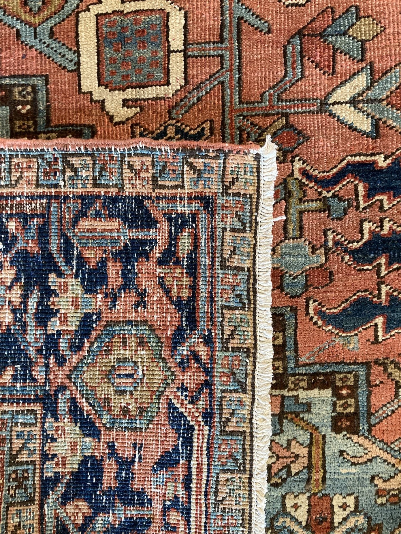 22.28.00001_14 Antique Persian Serapi Heriz.JPG