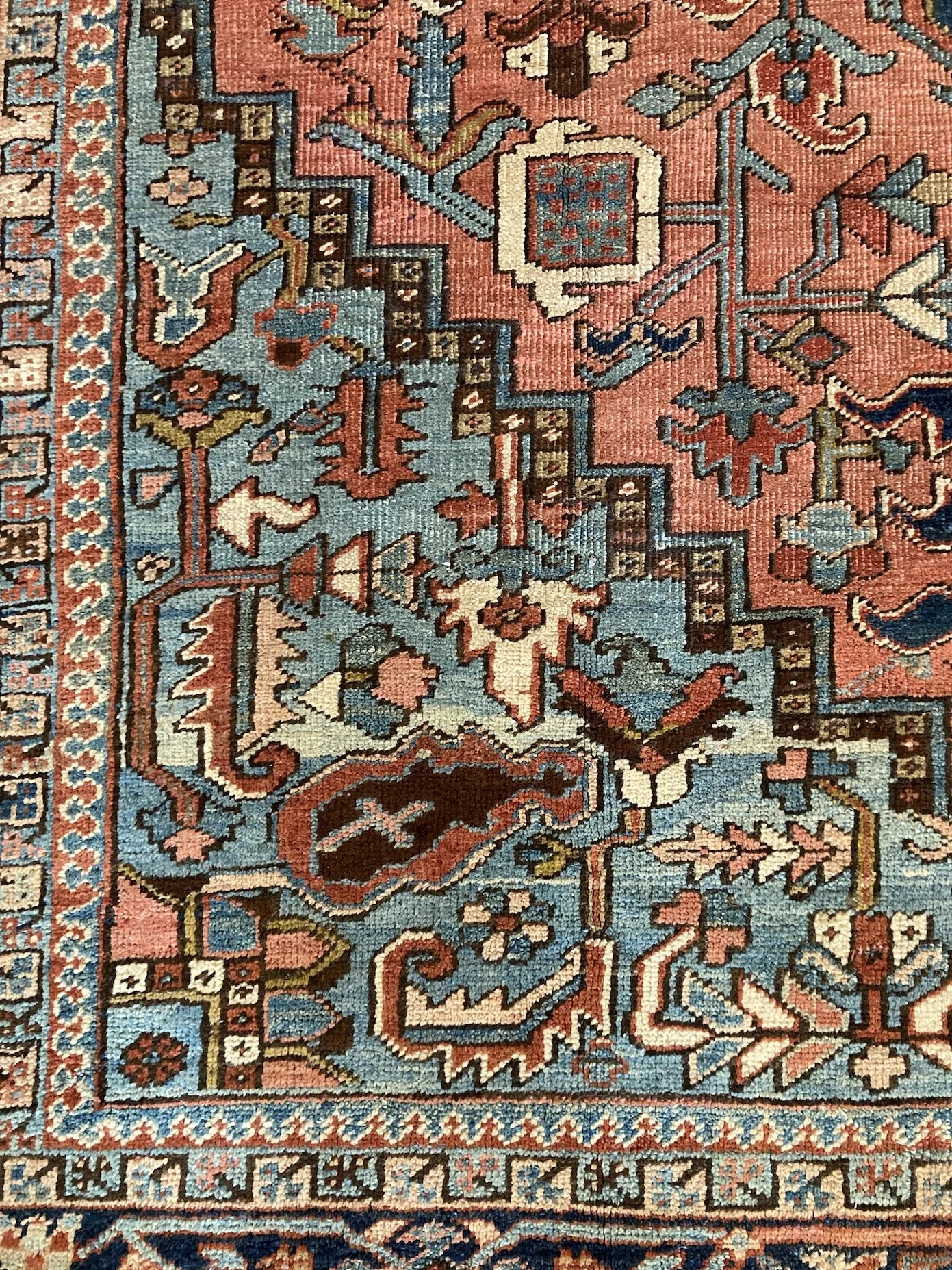 22.28.00001_13 Antique Persian Serapi Heriz.JPG