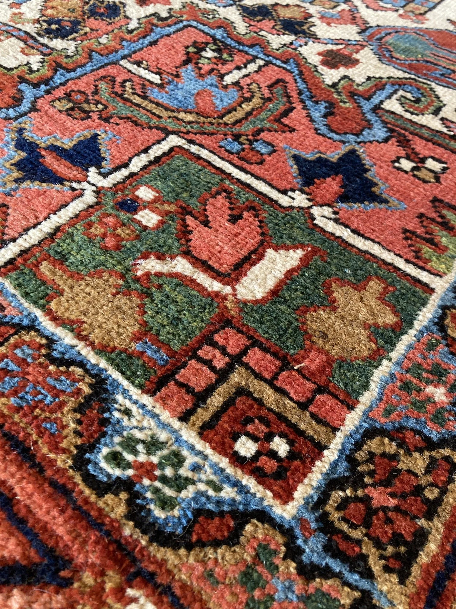 22.28.00004_6 Antique Persian Heriz Carpet.JPG