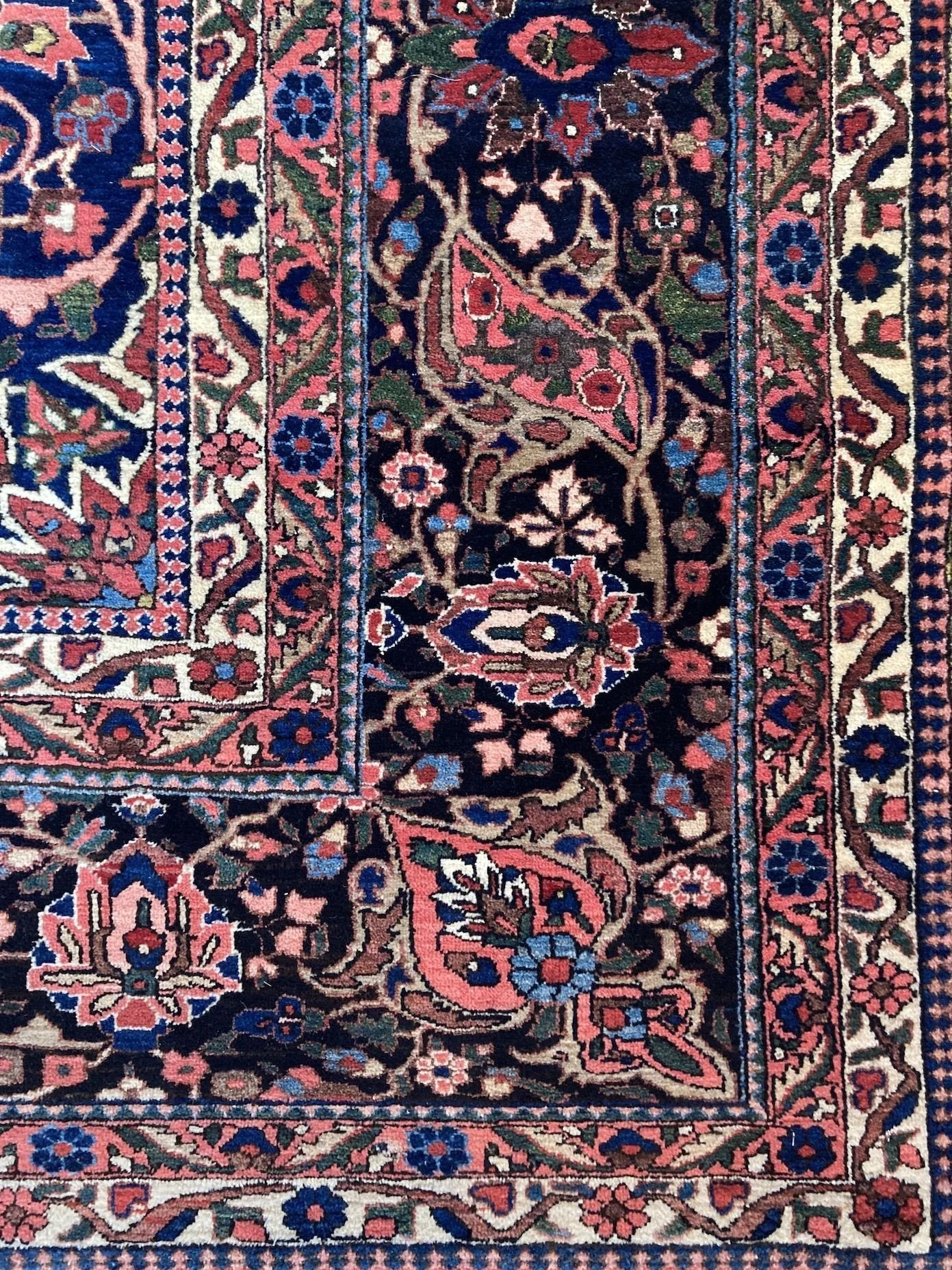 5_23_01_00015_5_Antique_Persian_Bakhtiar_Carpet.jpeg