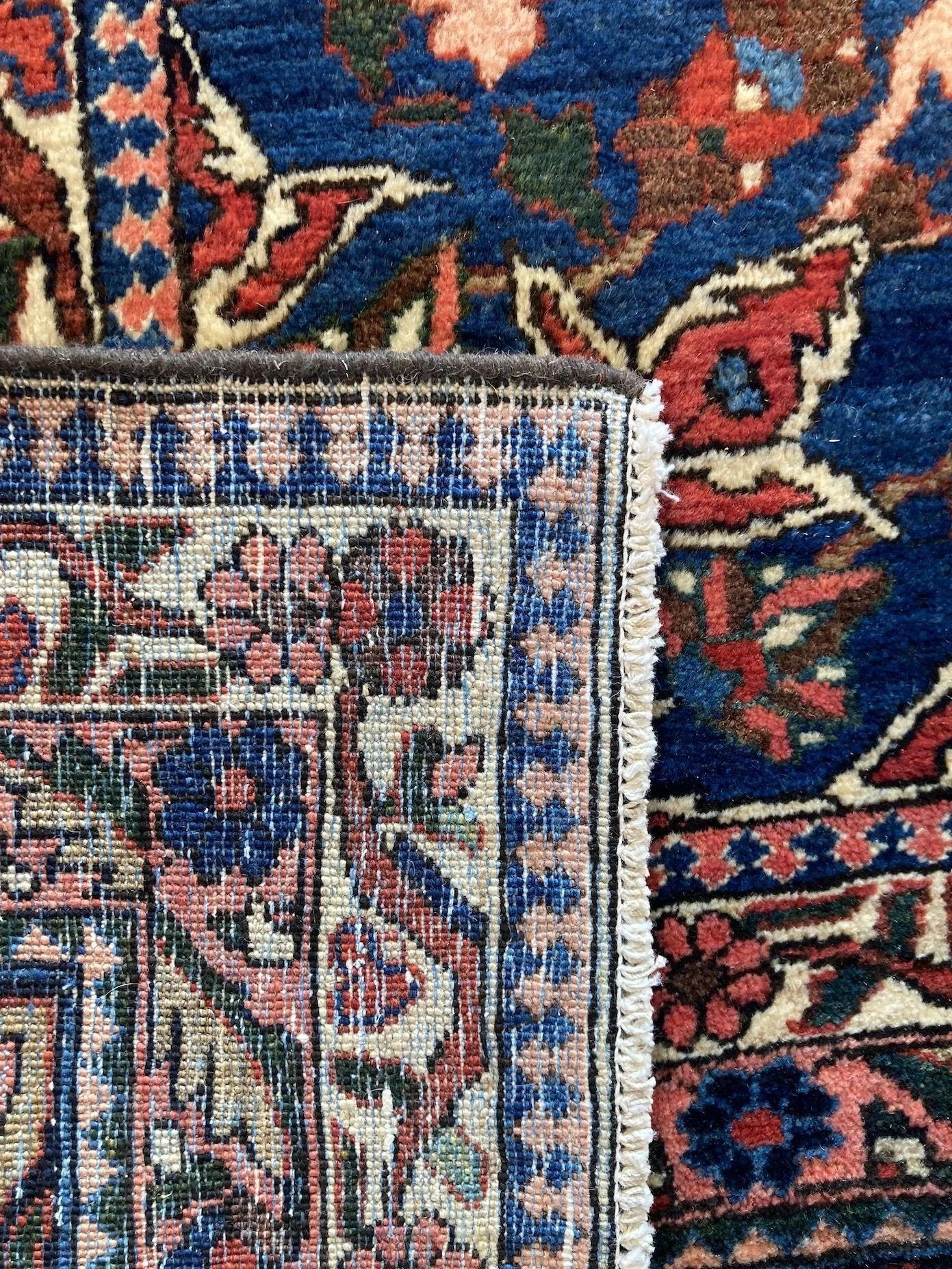 15_23_01_00015_10e_Antique_Persian_Bakhtiar_Carpet.jpeg