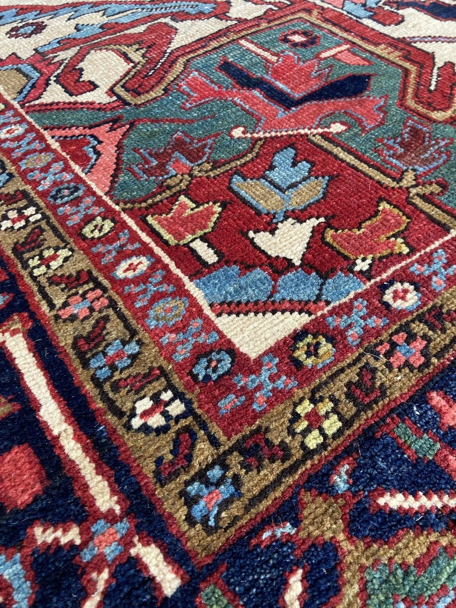 6_23_01_00013_6_Antique_Persian_Heriz_Carpet.jpeg