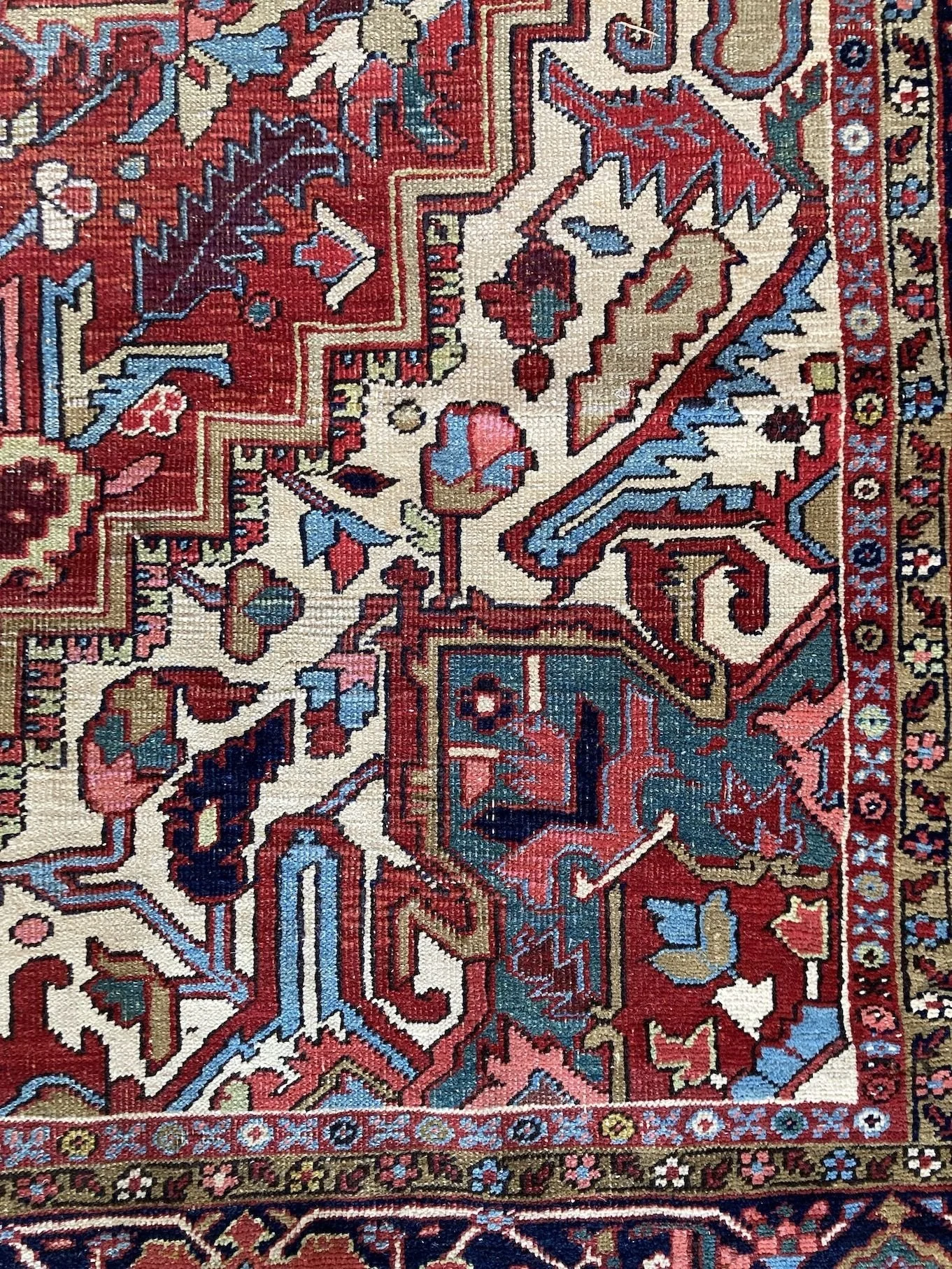 14_23_01_00013_9e_Antique_Persian_Heriz_Carpet.jpeg