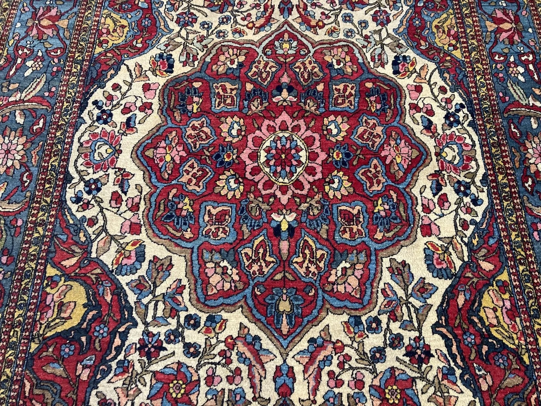 5_23_02_00001_5_Antique_Persian_Isfahan_Rug.jpeg