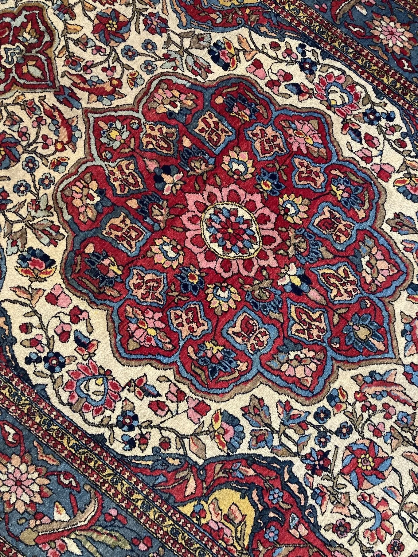 8_23_02_00001_8_Antique_Persian_Isfahan_Rug.jpeg