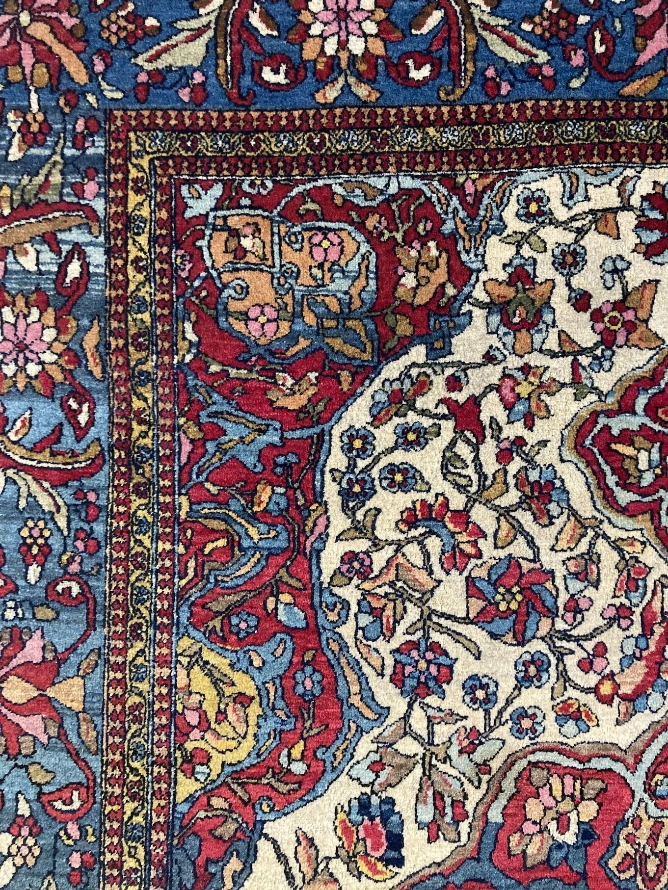 9_23_02_00001_9_Antique_Persian_Isfahan_Rug.jpeg