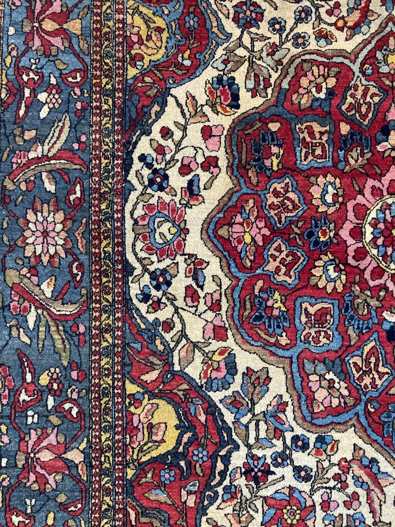 10_23_02_00001_10_Antique_Persian_Isfahan_Rug.jpeg