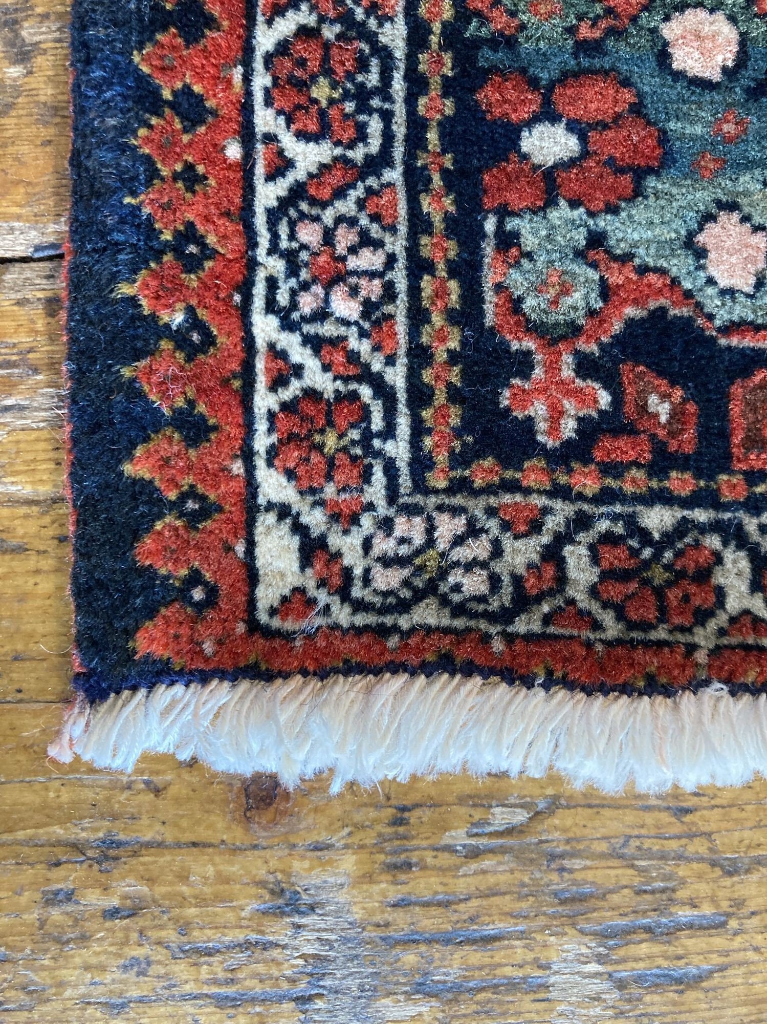 15_230400001_15_Antique_Persian_Sarouk_Rug.jpeg