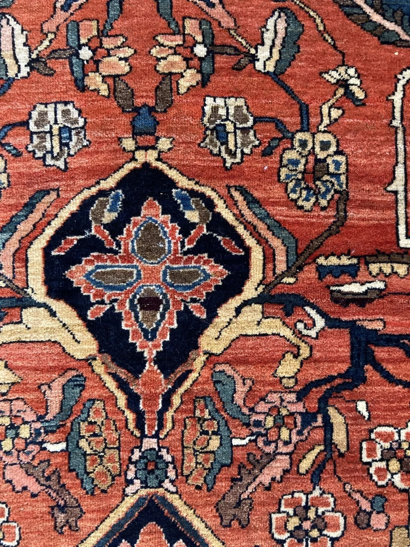 16_230400001_16_Antique_Persian_Sarouk_Rug.jpeg