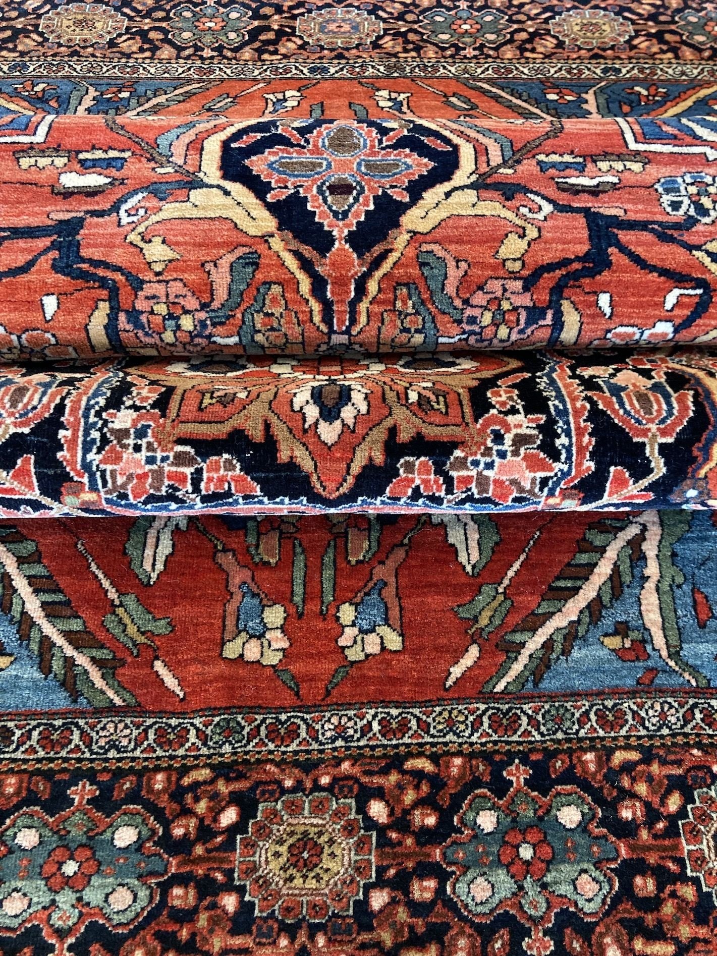 17_230400001_17_Antique_Persian_Sarouk_Rug.jpeg