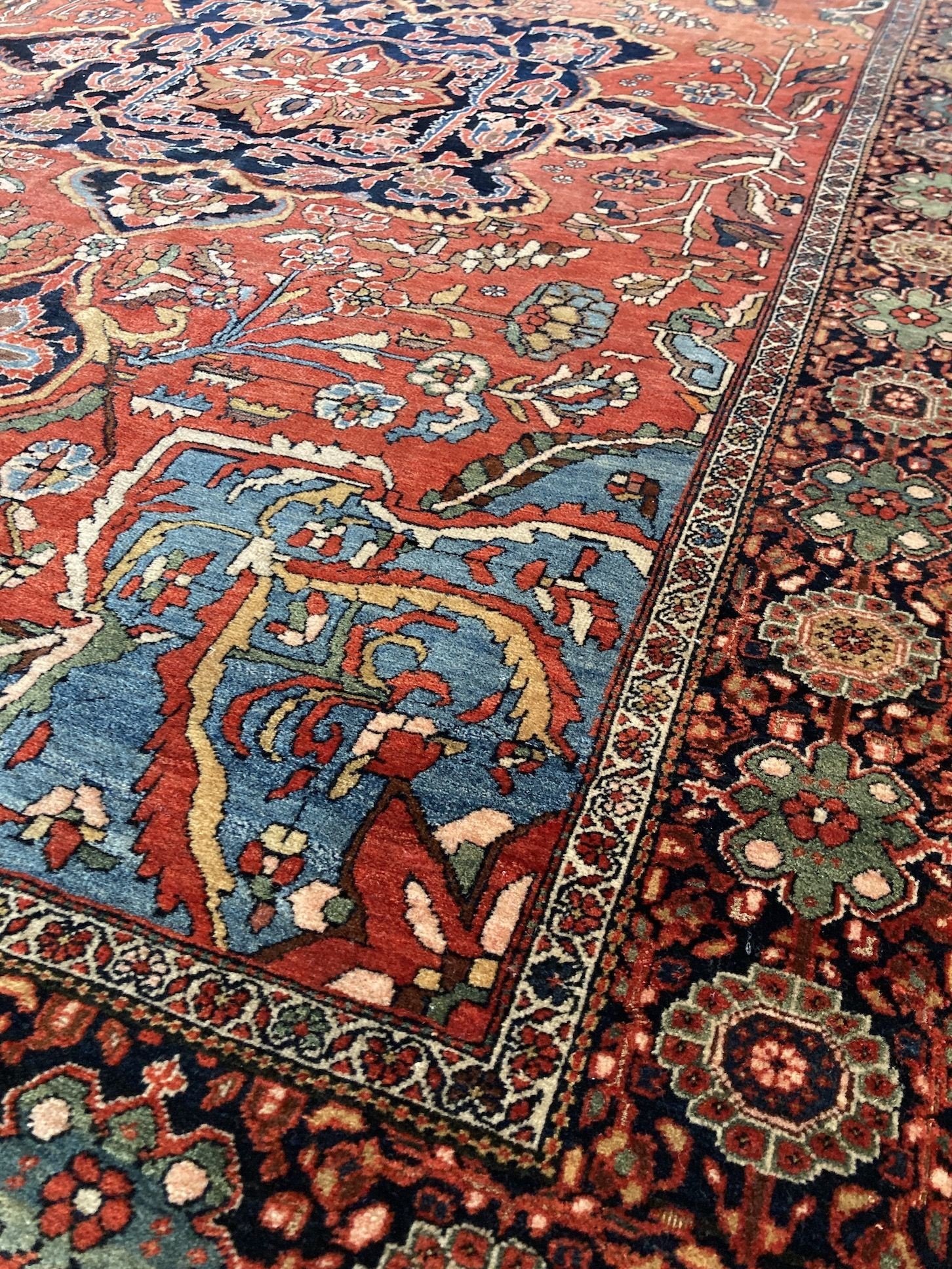 7_230400001_7_Antique_Persian_Sarouk_Rug.jpeg